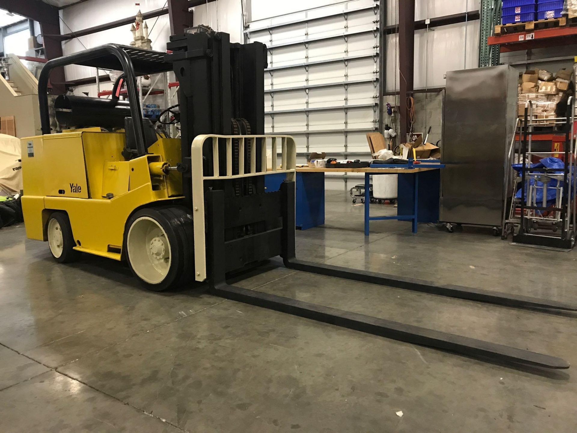 YALE LP FORKLIFT, 15,000 LB LIFT CAPACITY, 8' FORKS, TILT