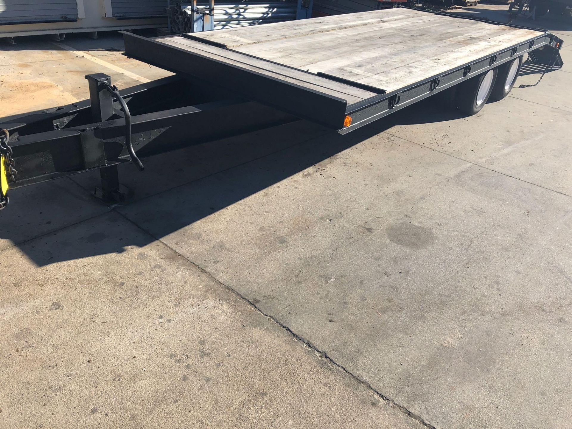 22' DUAL AXLE EQUIPMENT TRAILER W/ 5' RAMPS, 10 TON CAPACITY