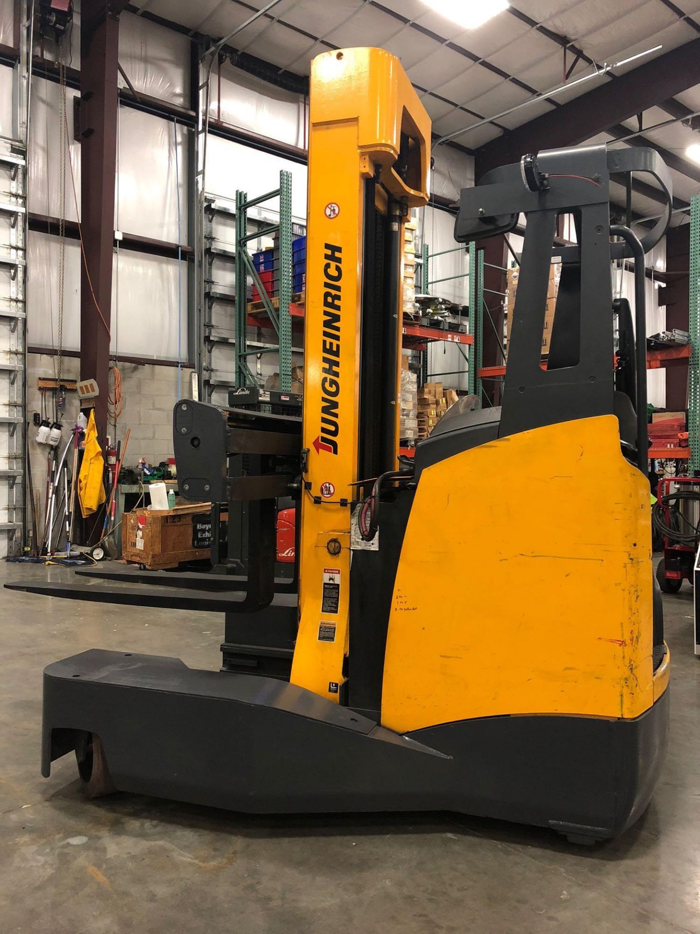 JUNGHEINRICH ELECTRIC FORKLIFT MODEL ETV Q25 - Image 2 of 12