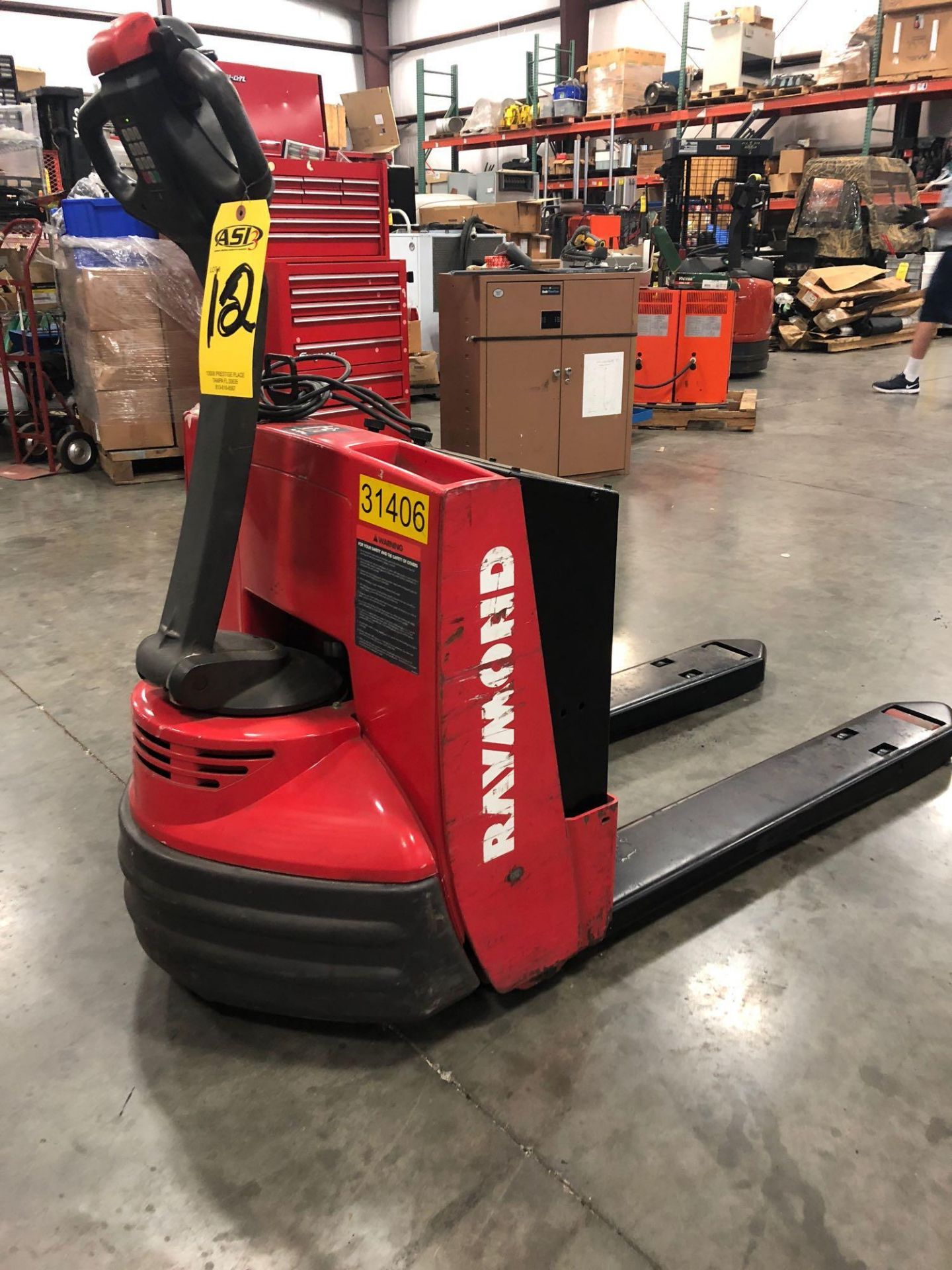 2014 RAYMOND ELECTRIC PALLET JACK