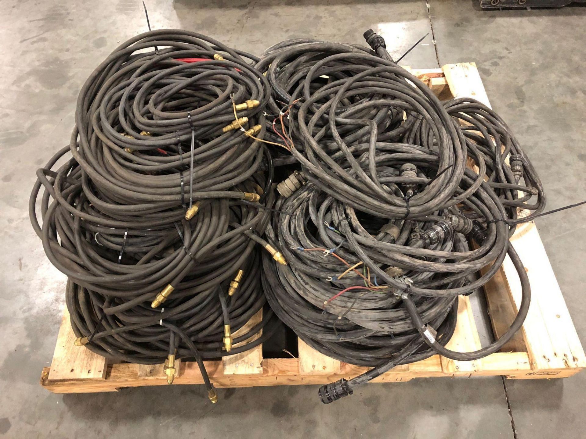 ASSORTED WELDING HOSES AND CABLES - Image 2 of 18