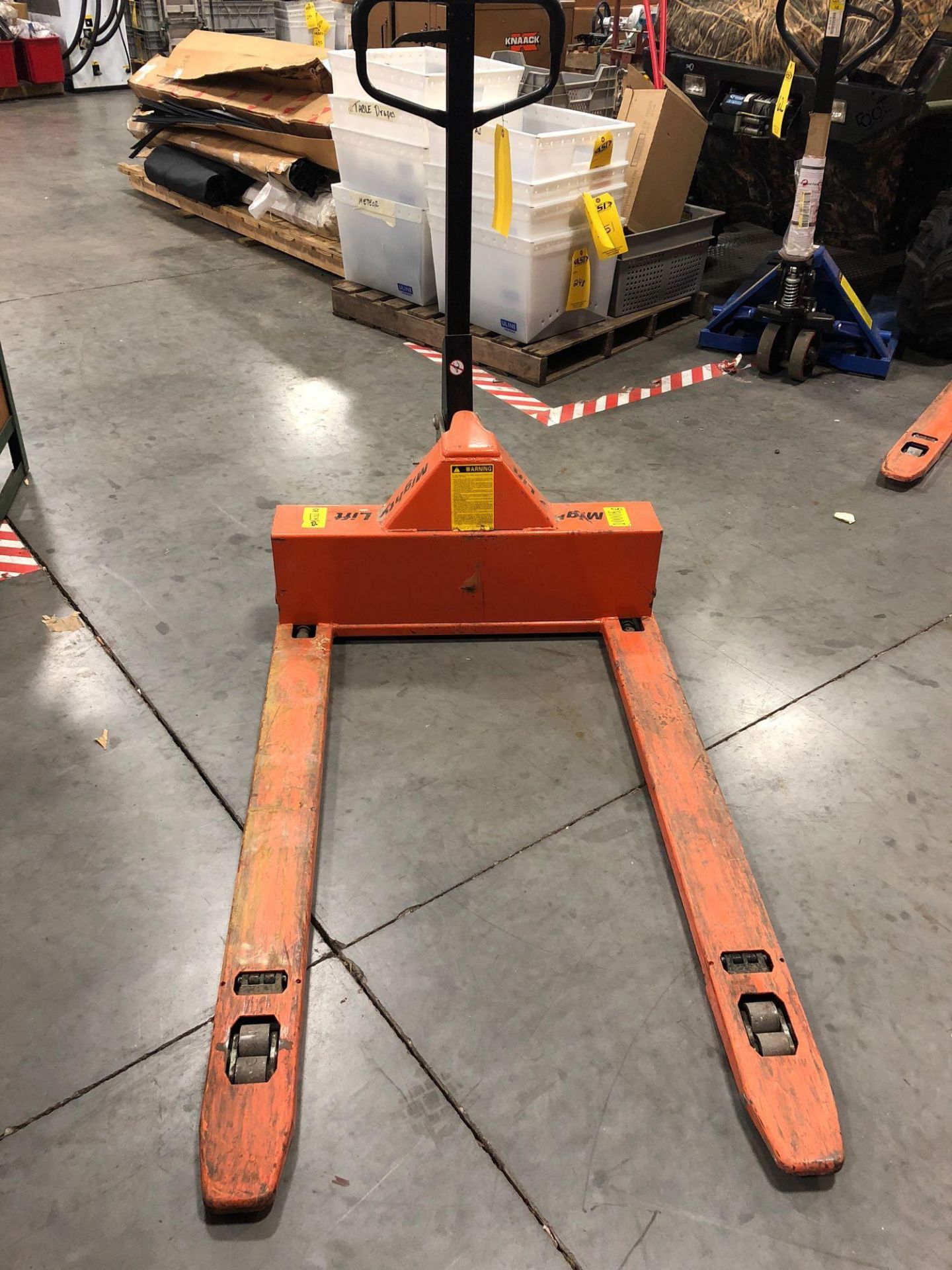 MIGHTY LIFT PALLET PALLET JACK - Image 3 of 4