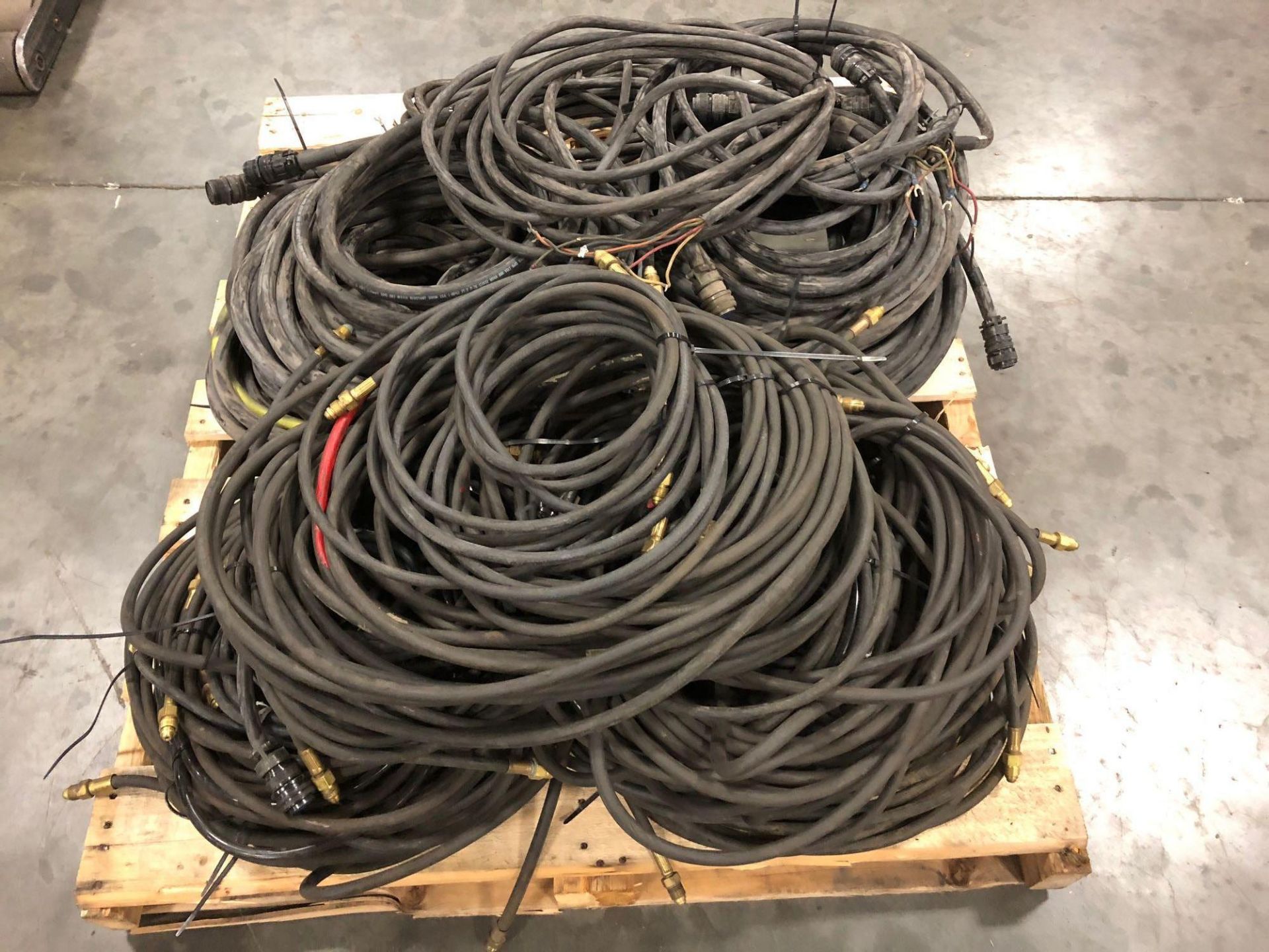 ASSORTED WELDING HOSES AND CABLES - Image 3 of 18