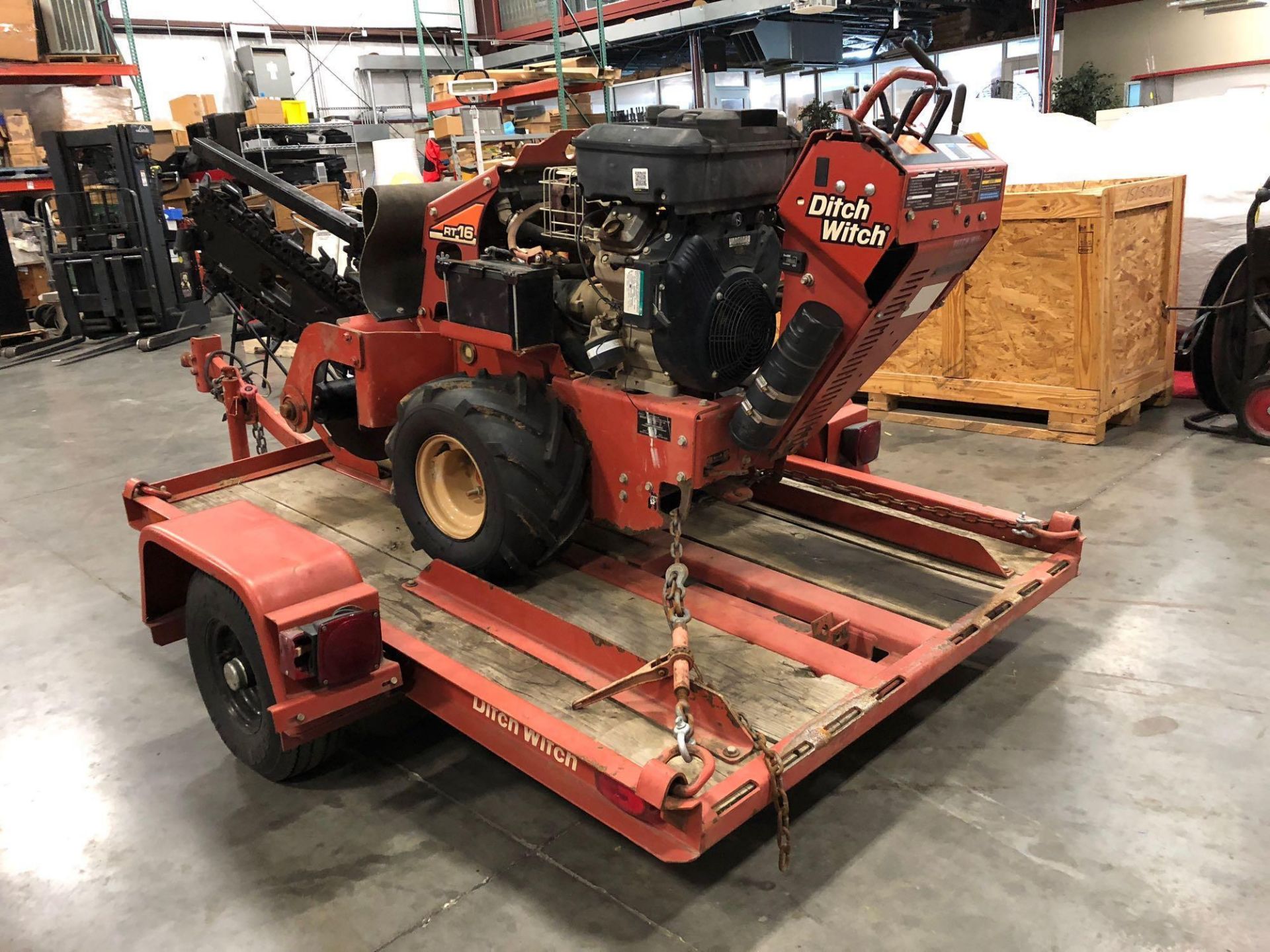 2012 DITCH WITCH RT16 WALK BEHIND TRENCHER W/ TRAILER, CARBIDE TEETH, 99.3 HOURS SHOWING - Image 4 of 10