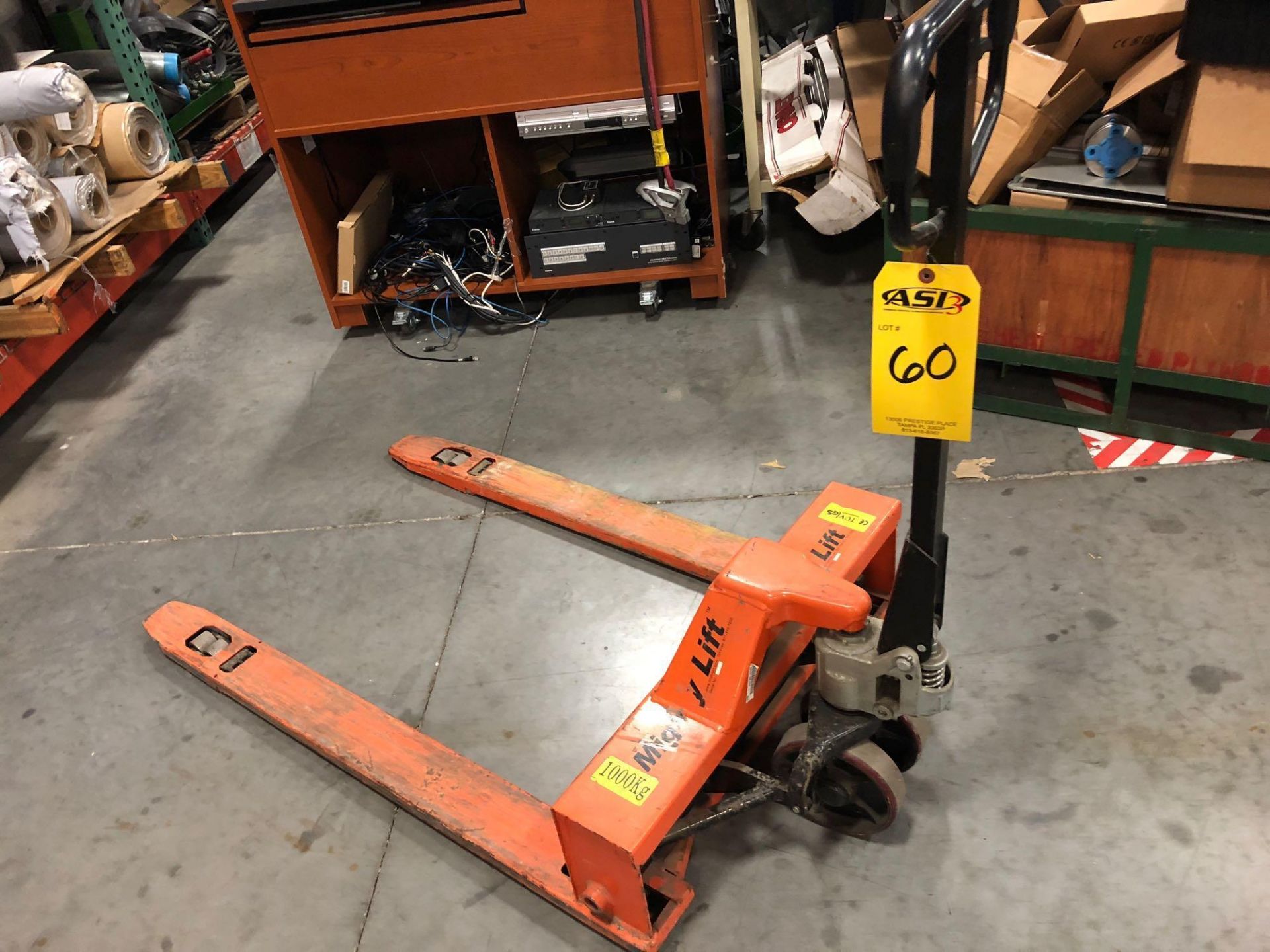 MIGHTY LIFT PALLET PALLET JACK - Image 2 of 4