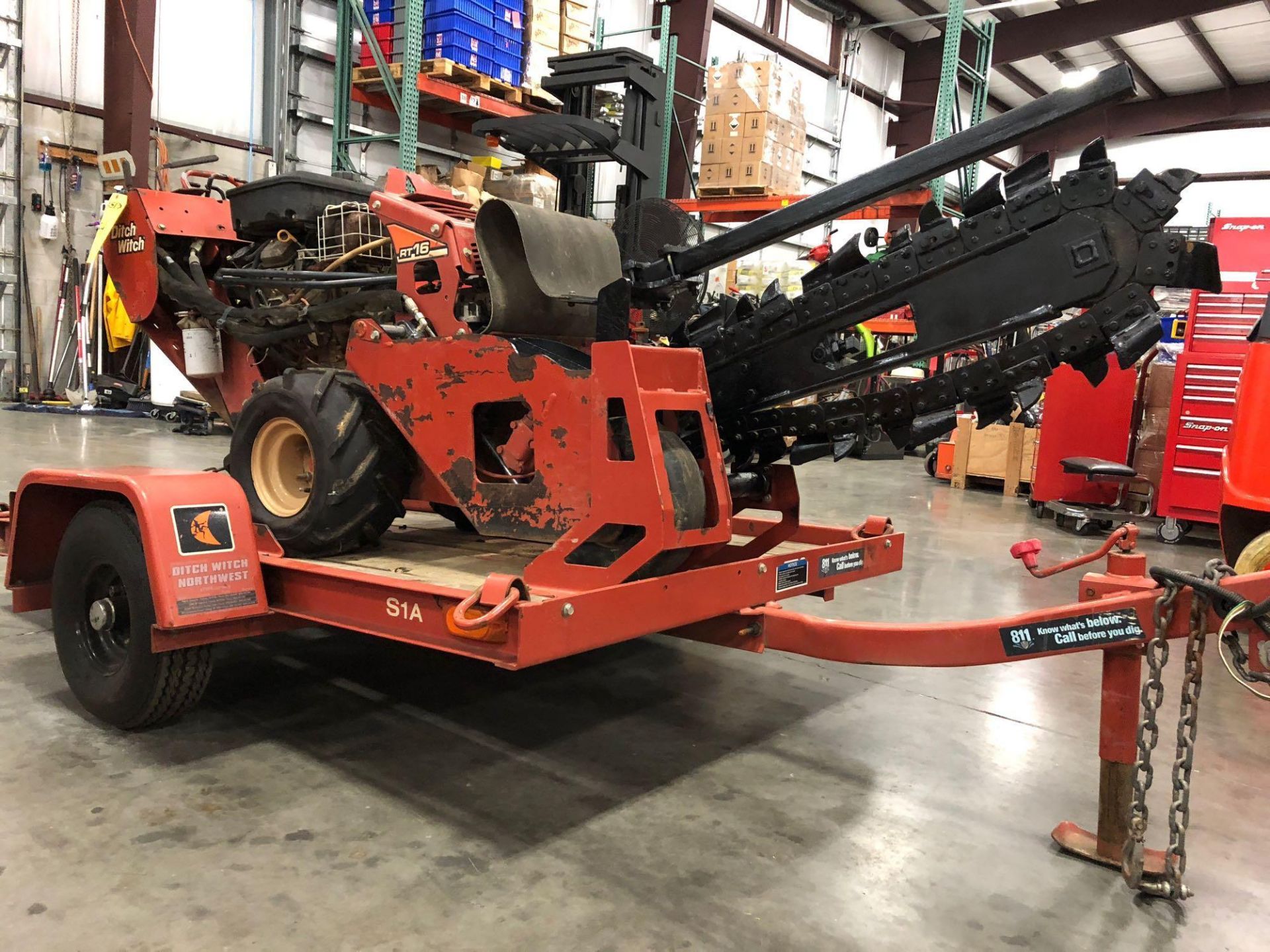 2012 DITCH WITCH RT16 WALK BEHIND TRENCHER W/ TRAILER, CARBIDE TEETH, 99.3 HOURS SHOWING - Image 7 of 10