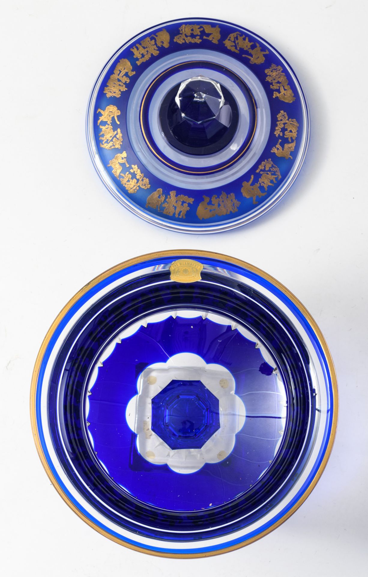 A decorative blue overlay Val-Saint-Lambert crystal cut bowl and cover on foot, relief decorated - Image 5 of 6