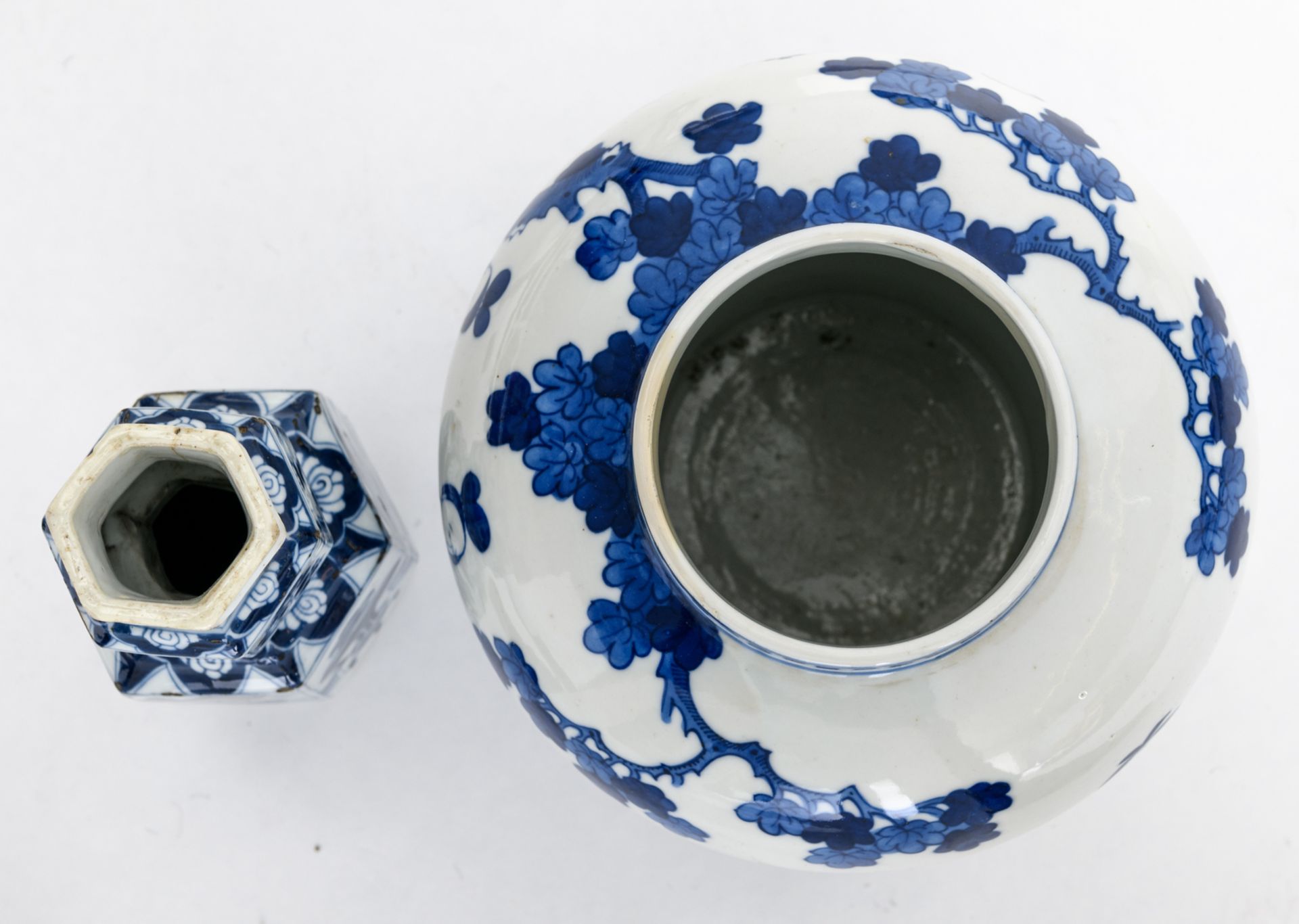 Various Chinese blue and white decorated porcelain items depicting figures in different - Image 10 of 18