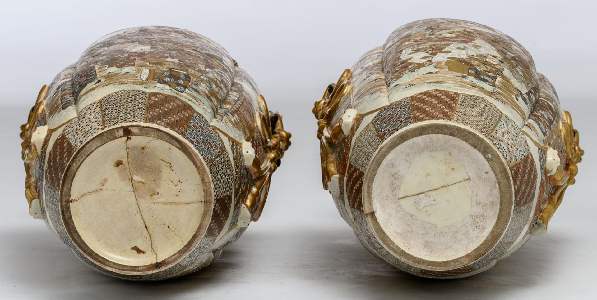 A fine pair of Japanese Satsuma and relief decorated vases on ditto soccles, late Edo period, H - Image 7 of 13