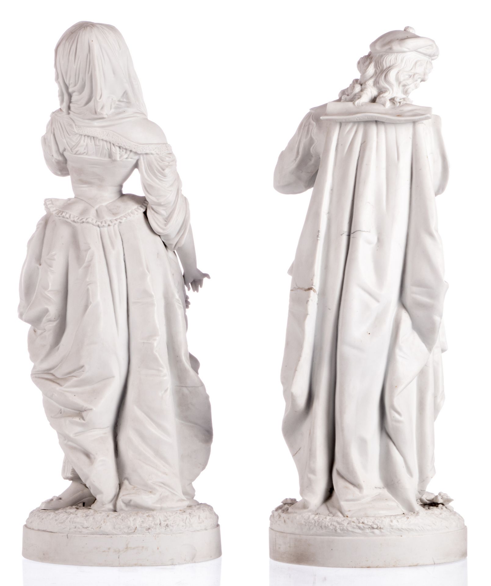 An elegant presumably French biscuit couple, third quarter of the 19thC, H 70,5 cm - Image 4 of 7