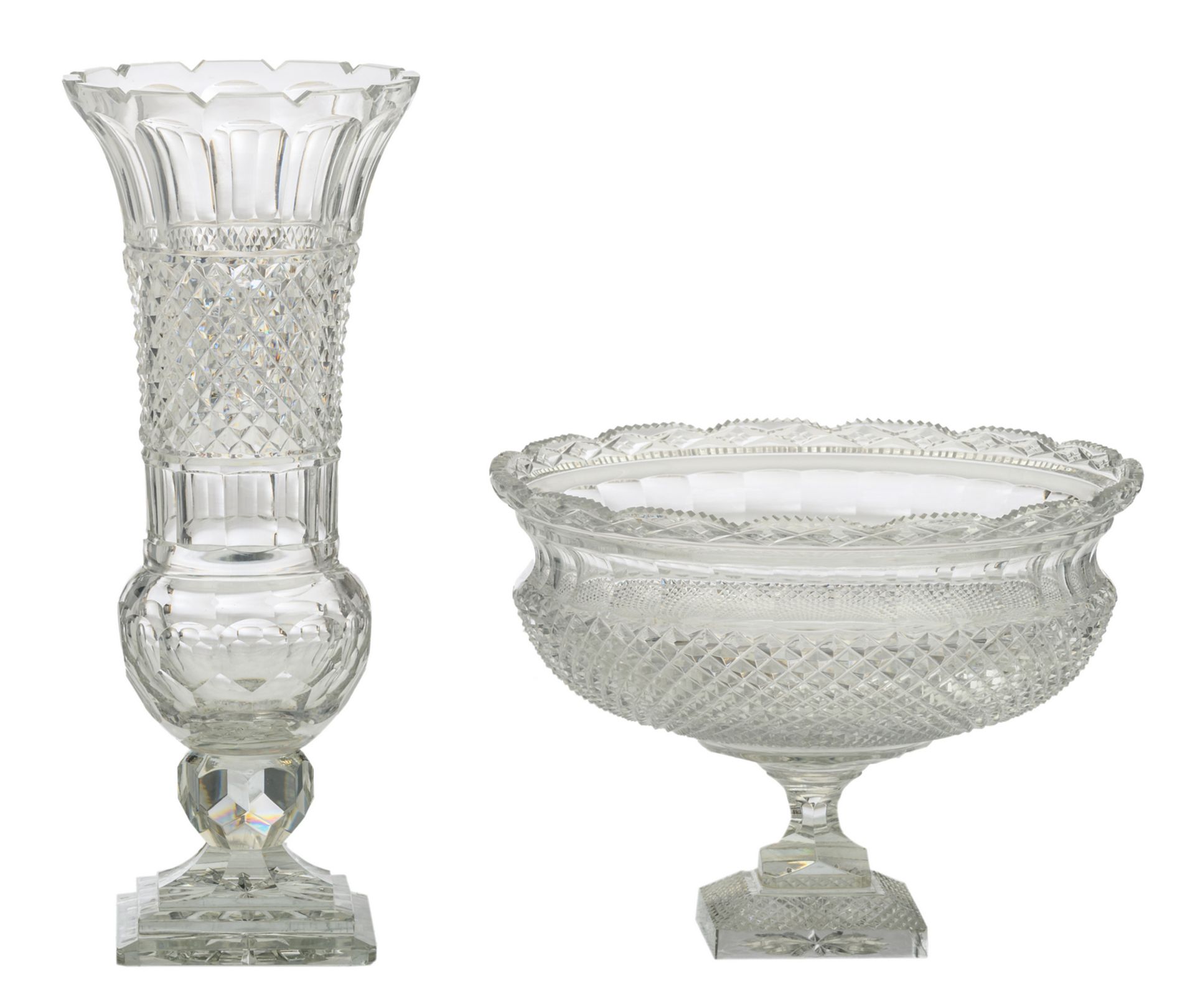 A diamond cut to clear crystal vase and footed bowl, H 22,5 - 40,5 cm