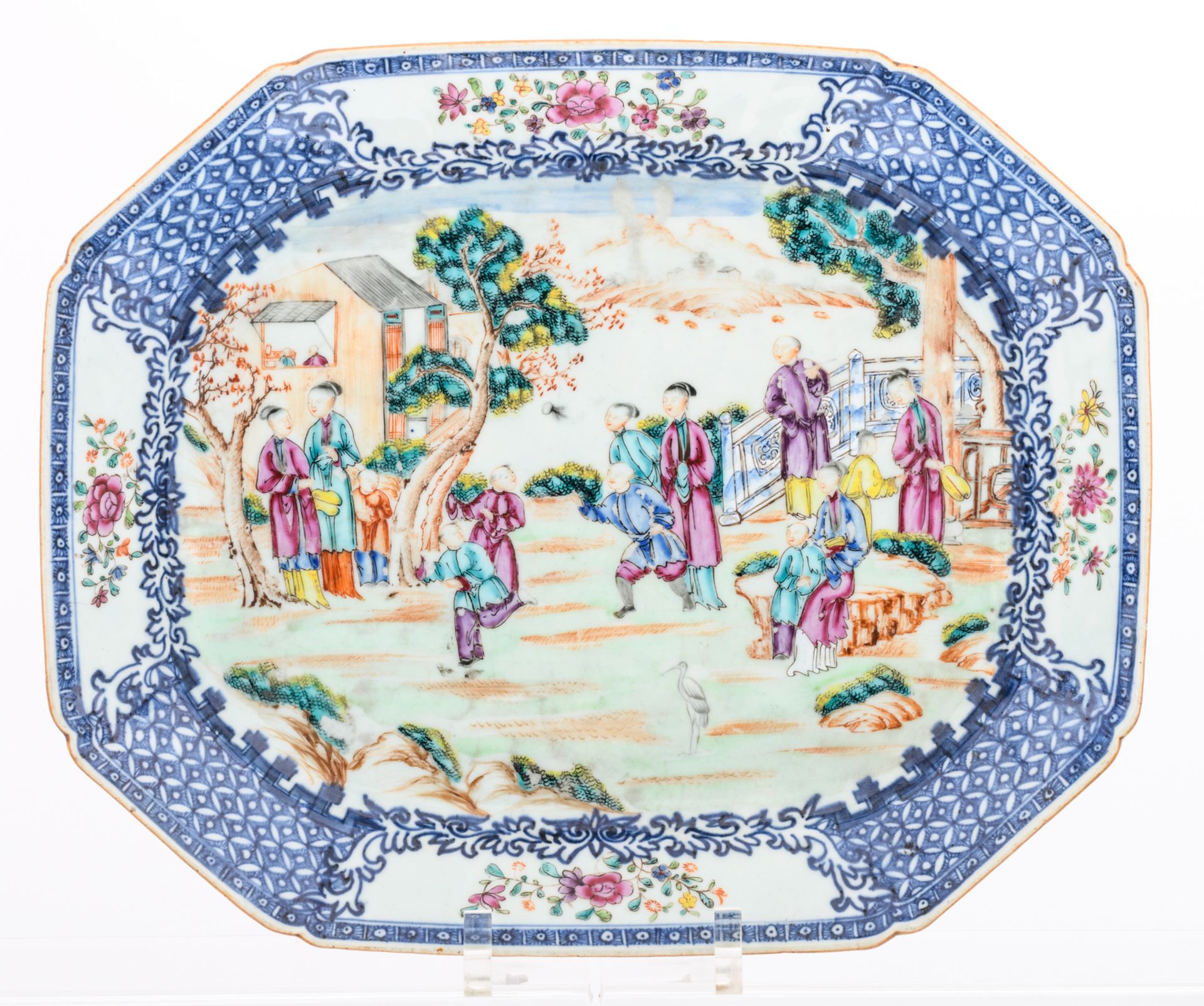 A Chinese octagonal blue and white and sur décoré plate depicting a garden scene, 18thC; added two - Image 4 of 6