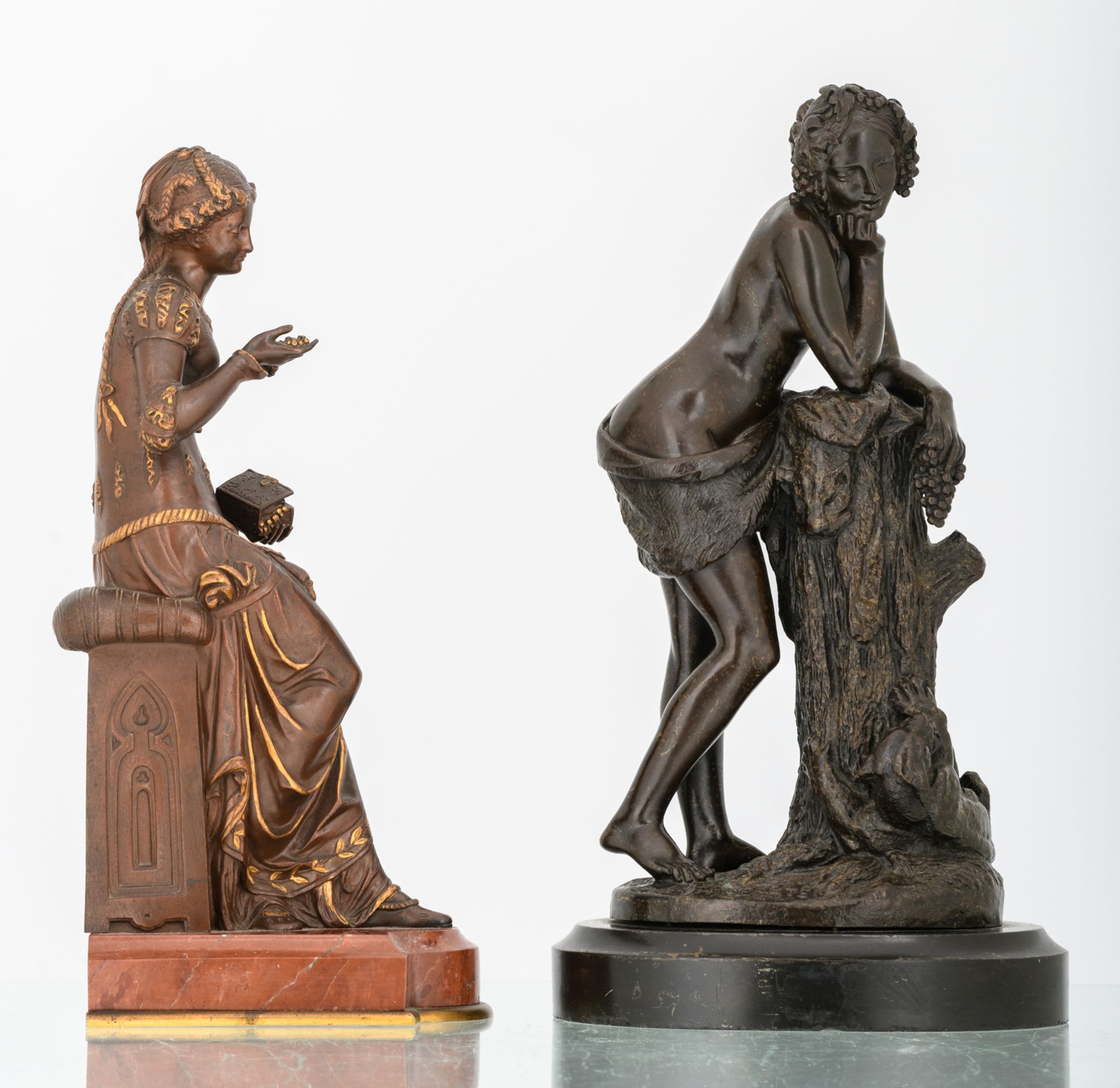 Gechter H., a musing bacchante, patinated bronze on a marble base, foundry mark 'Ch. Le Blanc à - Bild 5 aus 8