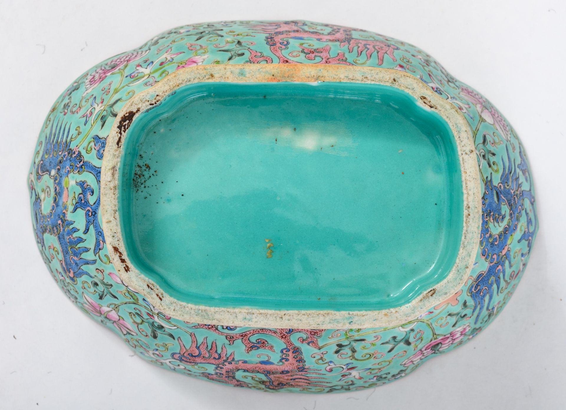 A Chinese oval lobed turquoise ground footed bowl, floral decorated with phoenix, H 10 - W 24,5 - - Image 7 of 7