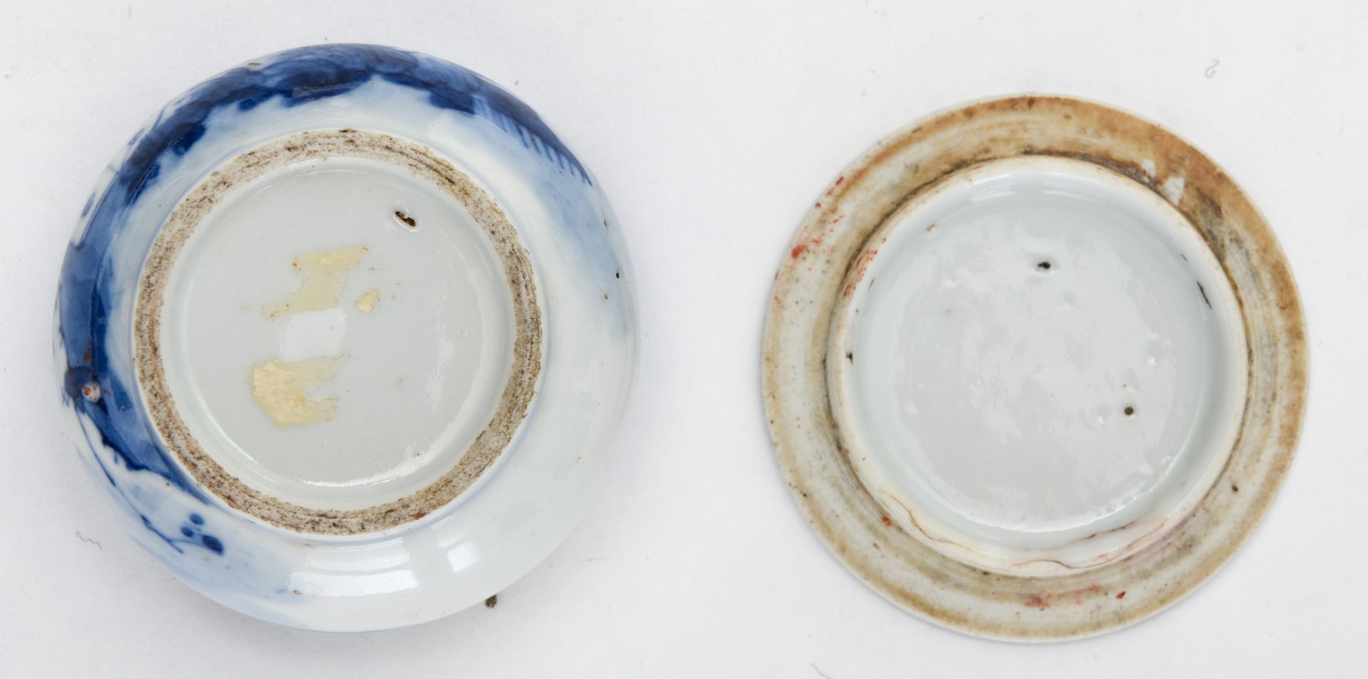 Various Chinese blue and white decorated porcelain items depicting figures in different - Image 18 of 18