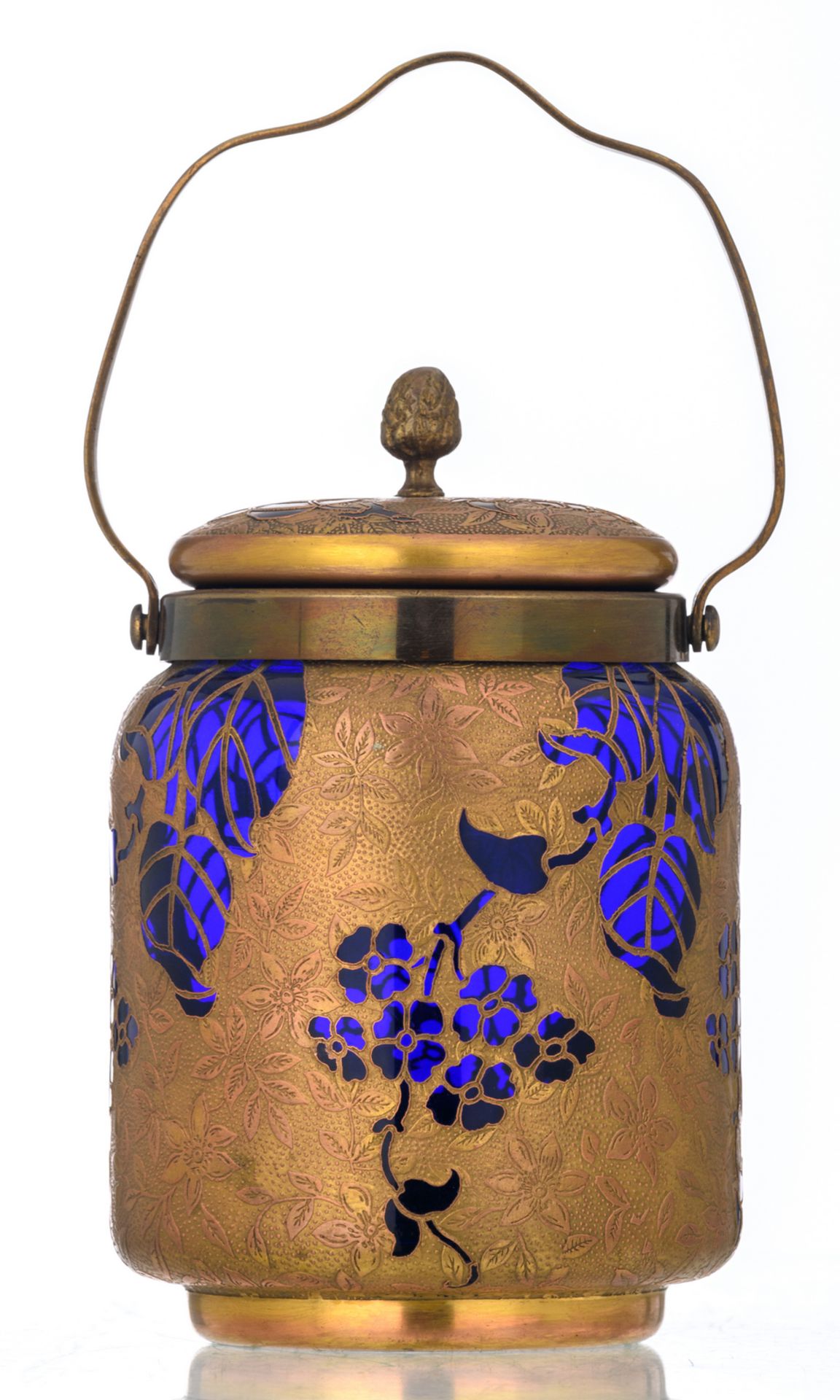 A first quarter of the 20thC blue crystal brass mounted Val-Saint-Lambert jar and cover, decorated - Image 2 of 8