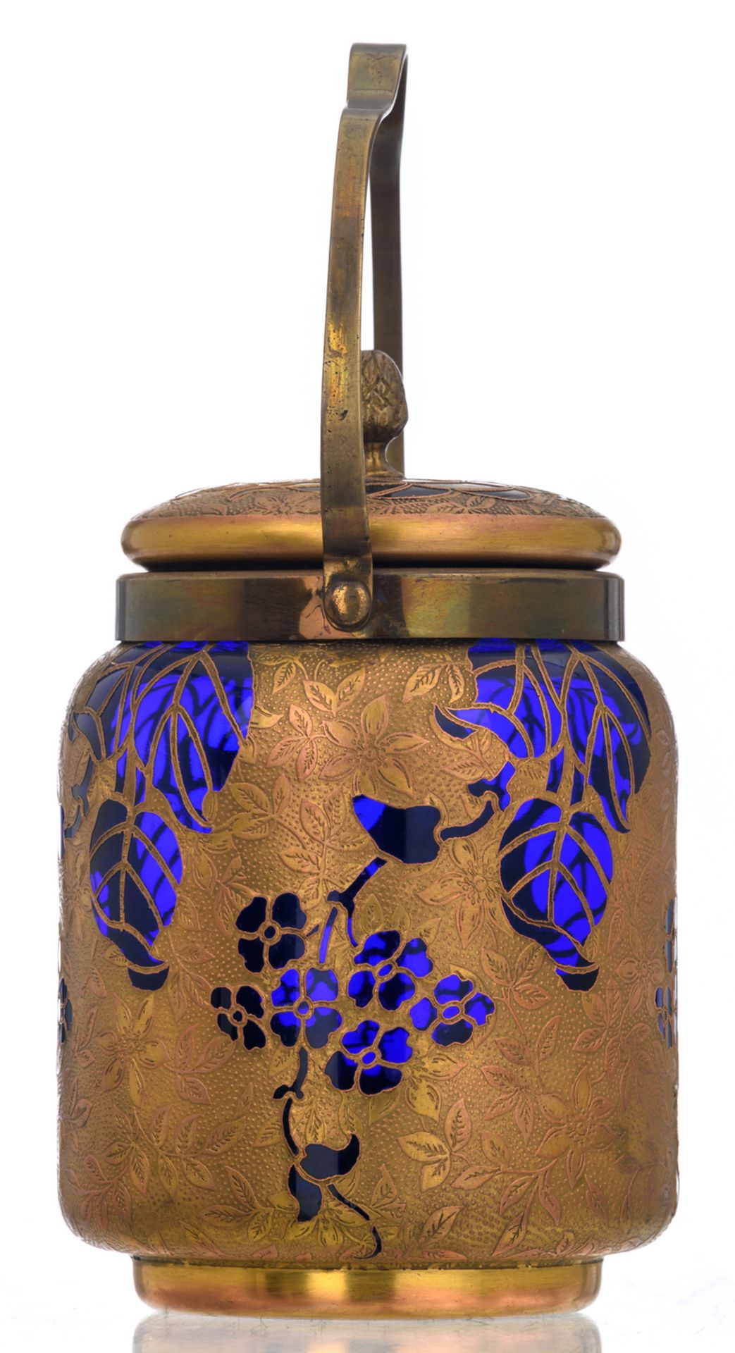 A first quarter of the 20thC blue crystal brass mounted Val-Saint-Lambert jar and cover, decorated - Image 5 of 8