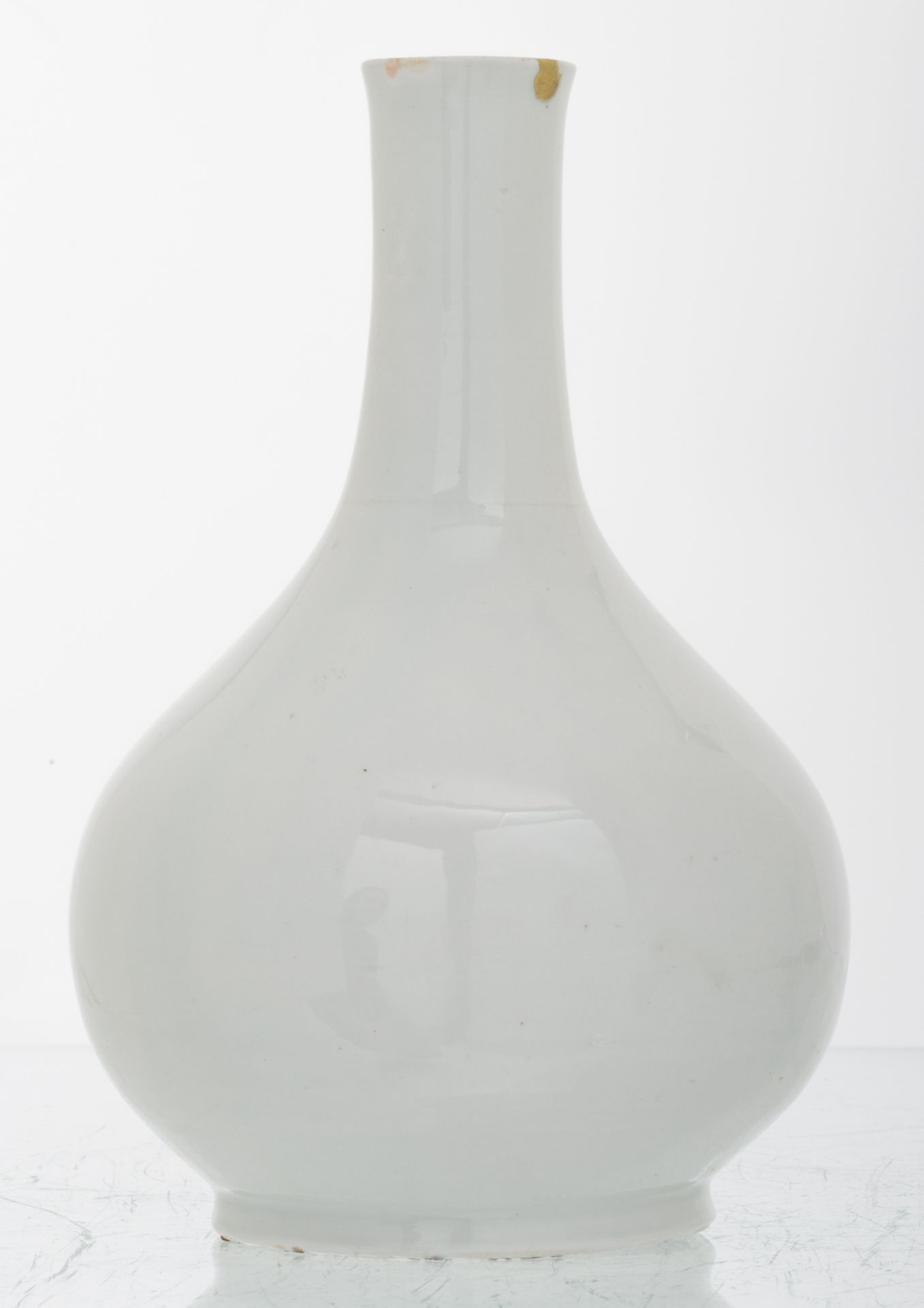 A whitish grey glazed bottle vase, China / Korea, with Kintsugi, H 28 cm - Image 4 of 6