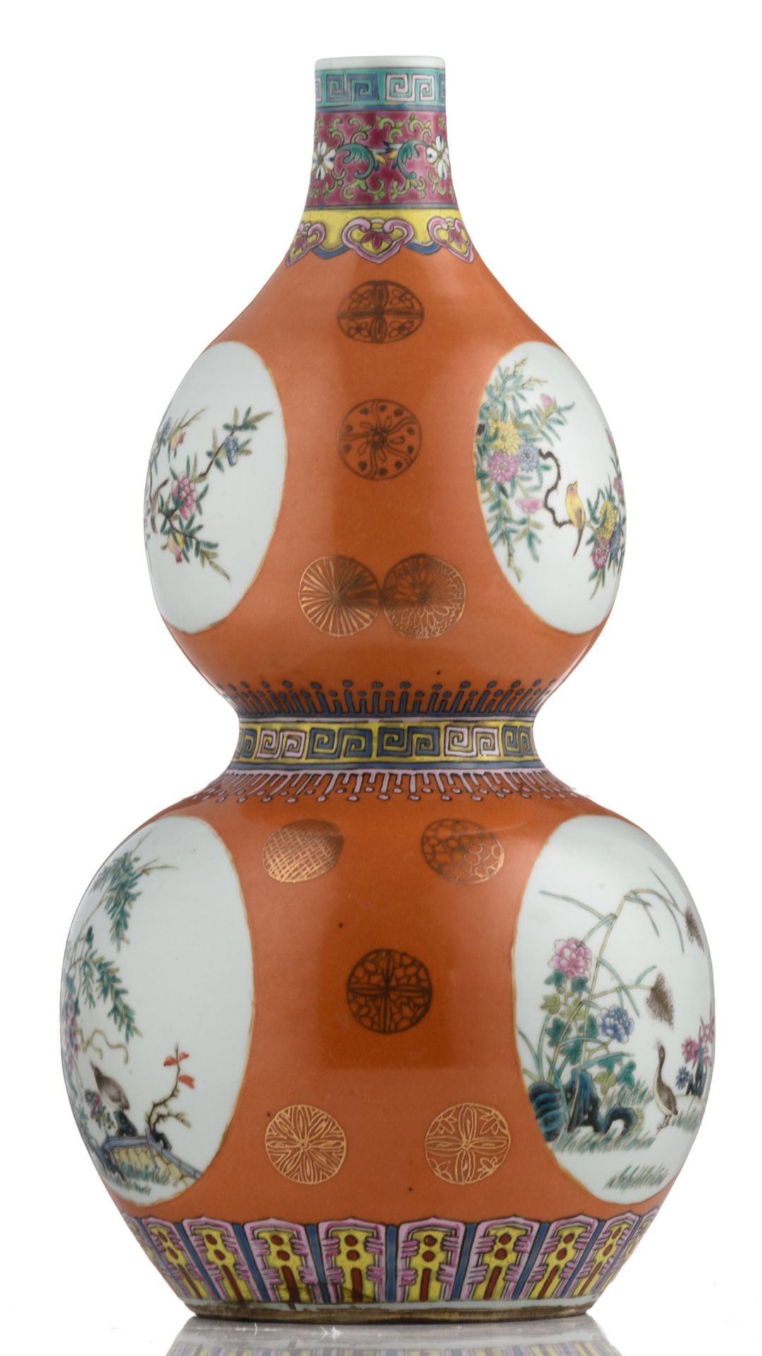 A Chinese orange ground famille rose double gourd vase, the roundels decorated with birds and flower - Bild 4 aus 6
