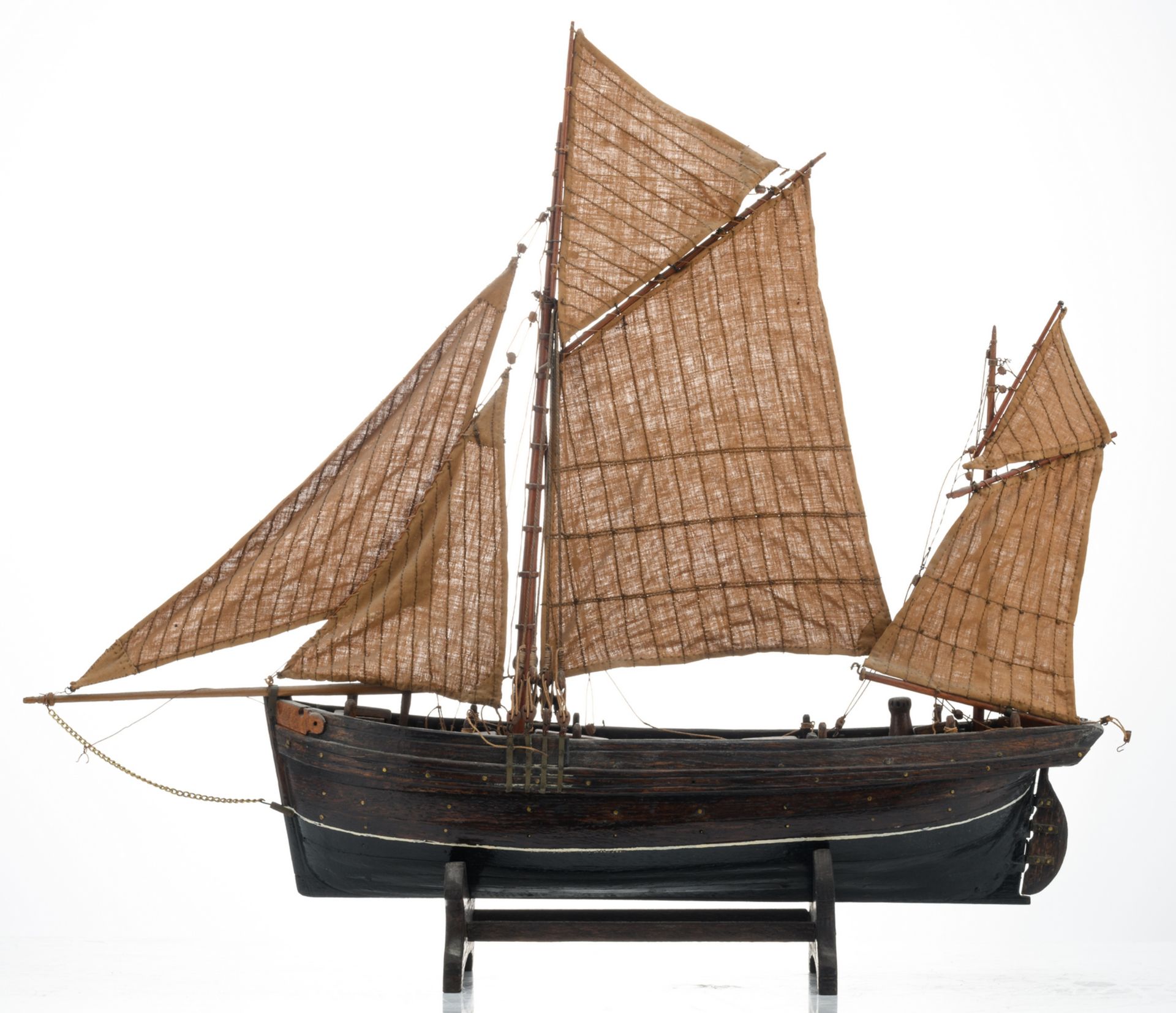 A ship model of a two-master barque, 19thC, H 51,5 cm - Bild 2 aus 3