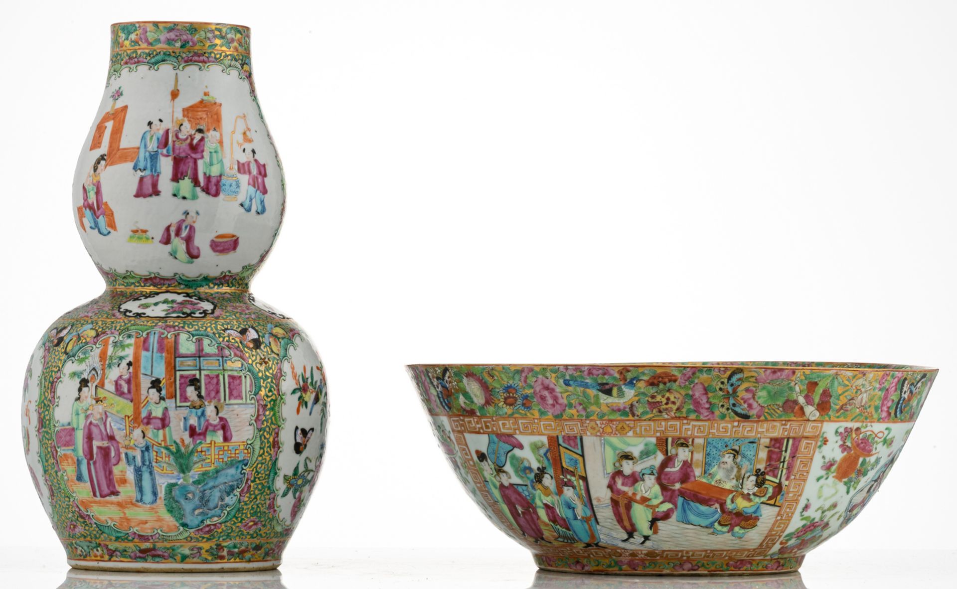 A Chinese Canton floral decorated bowl, the roundels with various court scenes, 19thC, H 14,5 - ø 37 - Bild 4 aus 7