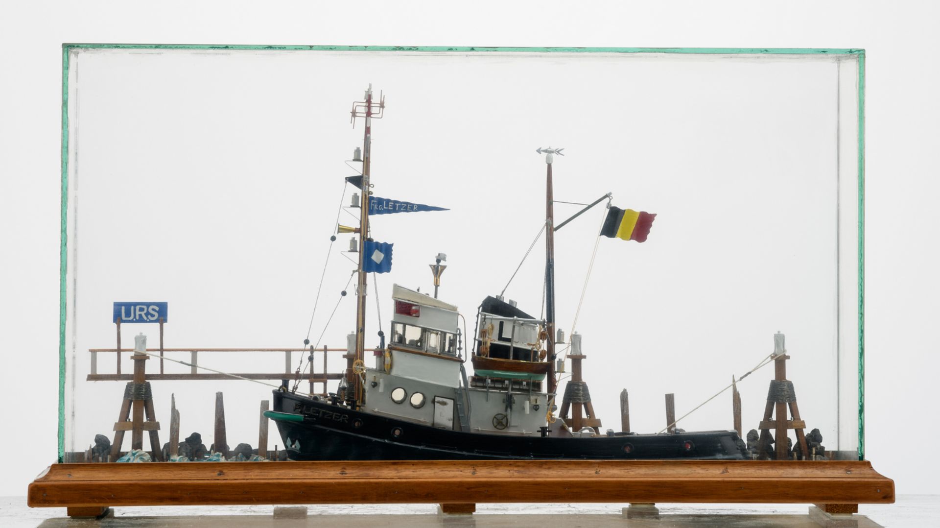 A ship model of a tugboat, marked 'P. Letzer - Antwerpen', signed 'De Wilde Fr. - Gent 5.5.77', in a - Image 3 of 8