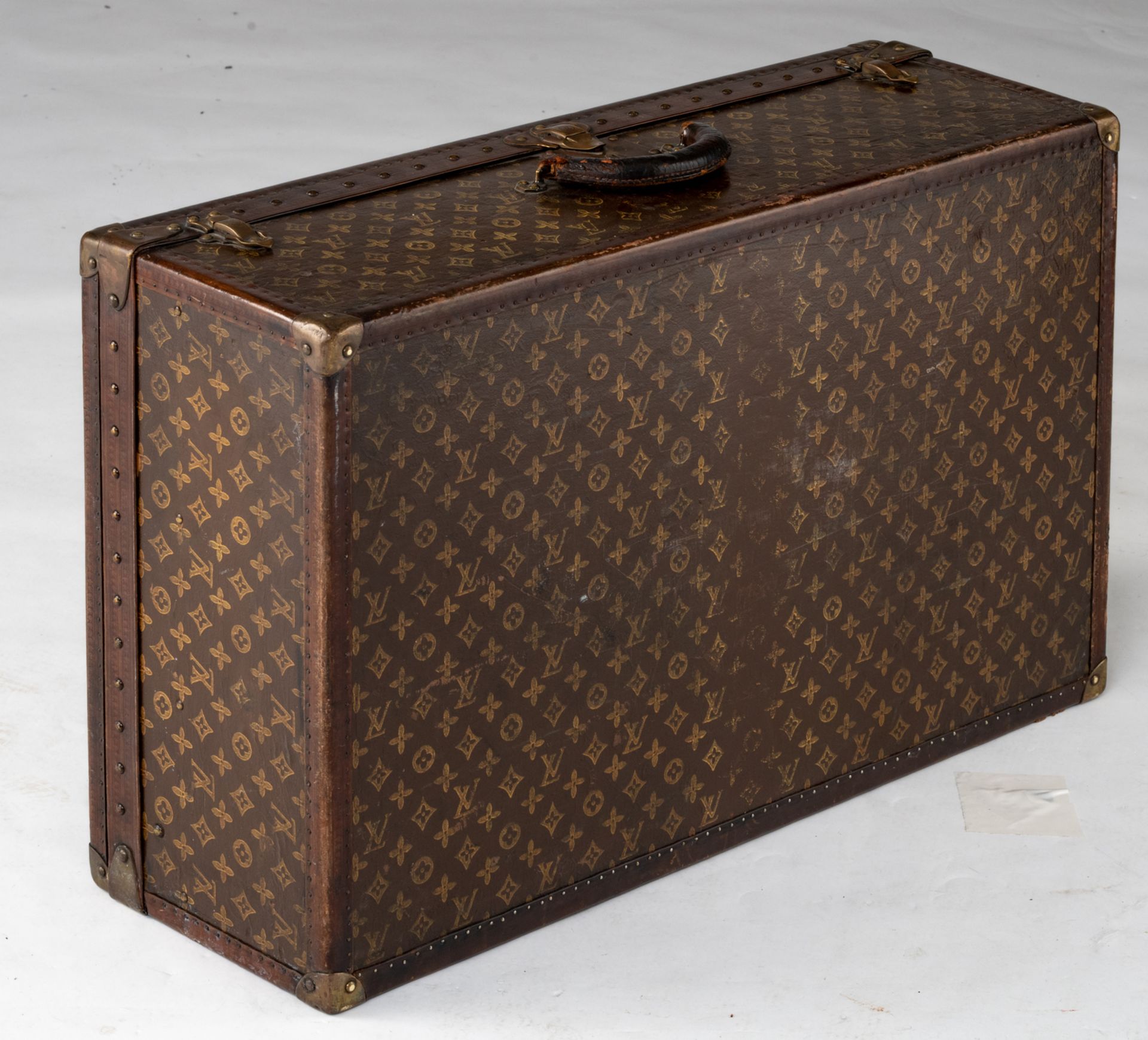 A Louis Vuitton travel suitcase, H 54 - W 80,5 cm - Bild 2 aus 6