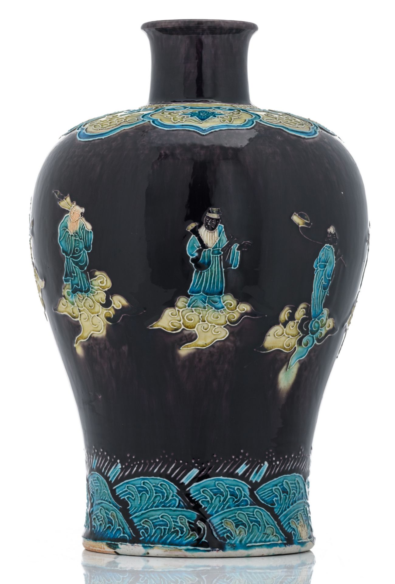 A Chinese polychrome and relief decorated meiping vase with the Eight Immortals, with a matching - Bild 3 aus 8