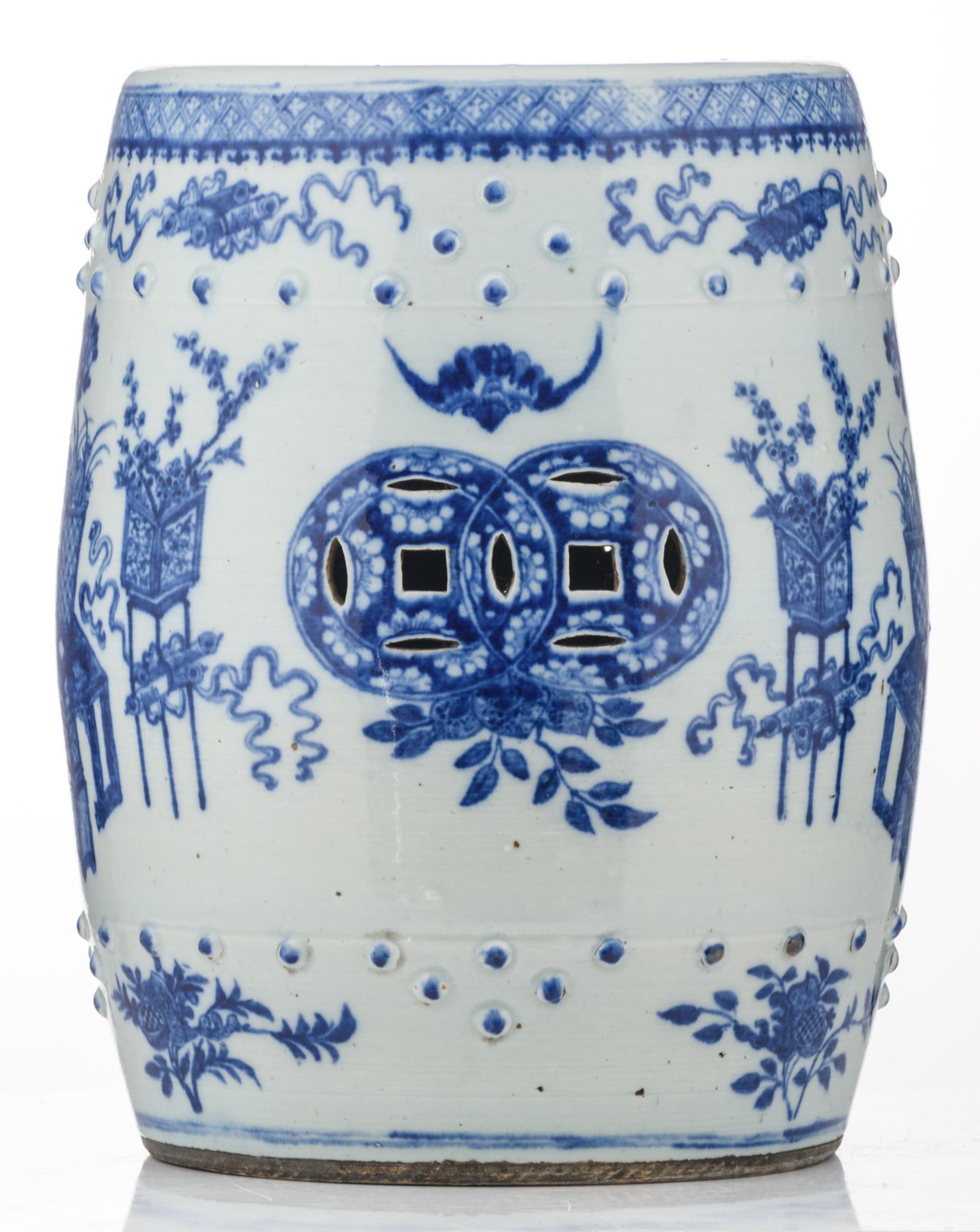 A Chinese blue and white garden seat, overall decorated with antiquities, flower branches and - Bild 2 aus 6