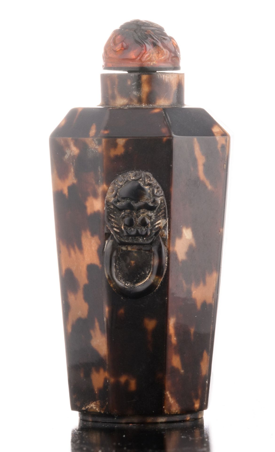 A Chinese tortoise shell vase shaped snuff bottle, 19thC, H 7,5 cm - Bild 3 aus 6