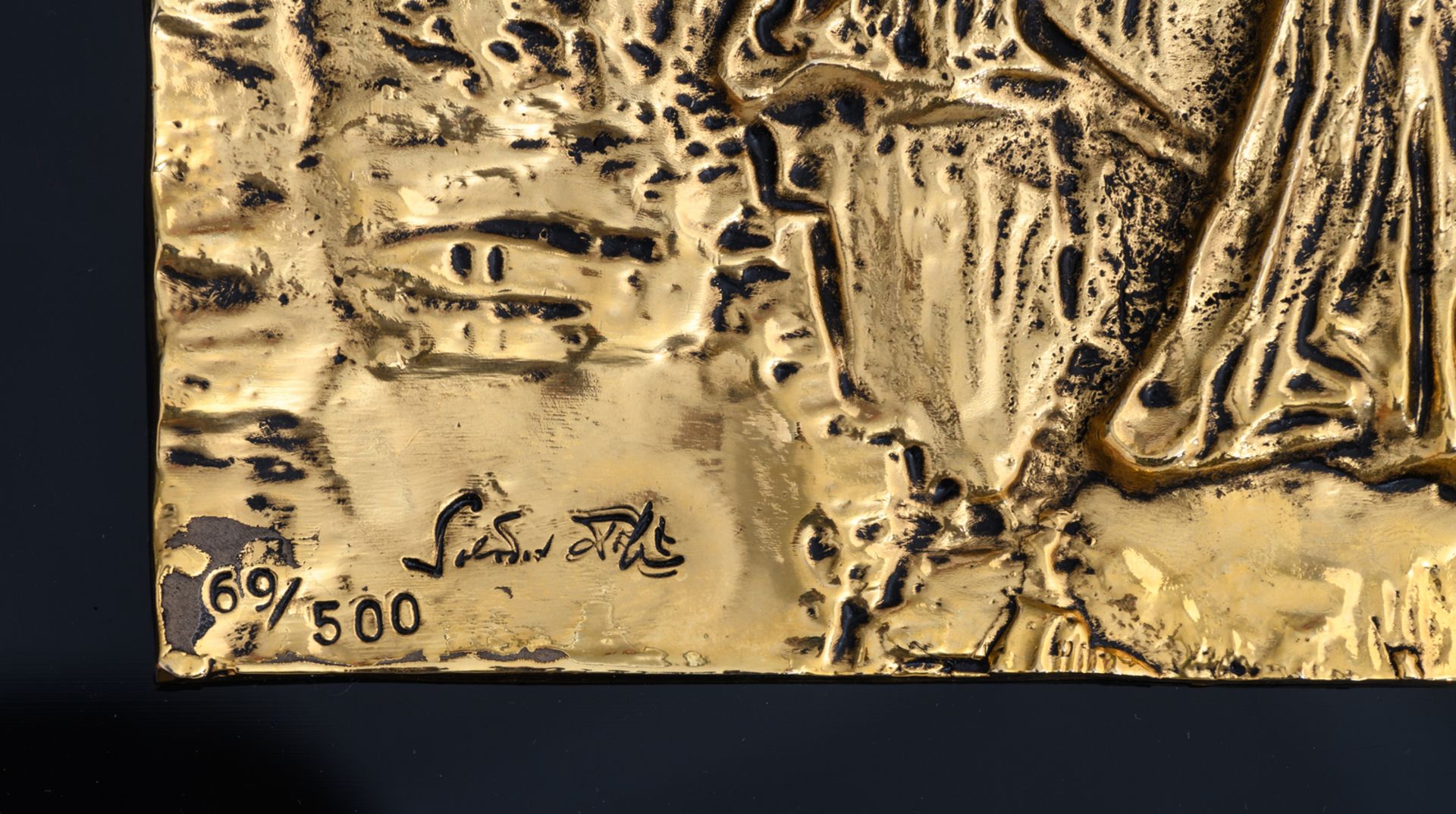 Dali S., 'Le Mur des Lamentations', a gilt bronze plaque set on a black plexi ground, ex. 69/500, in - Image 2 of 2