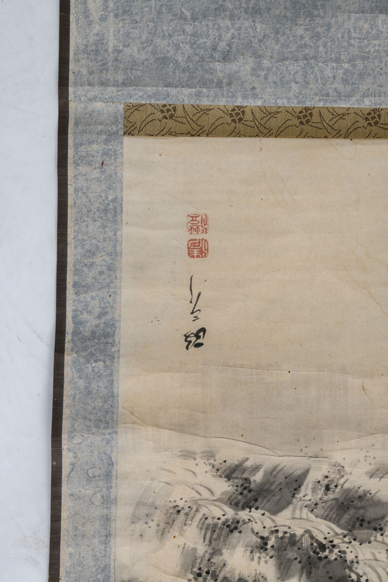 Two Chinese scrolls, Indian ink on paper, one depicting a mountainous landscape with a pavilion in - Bild 3 aus 4