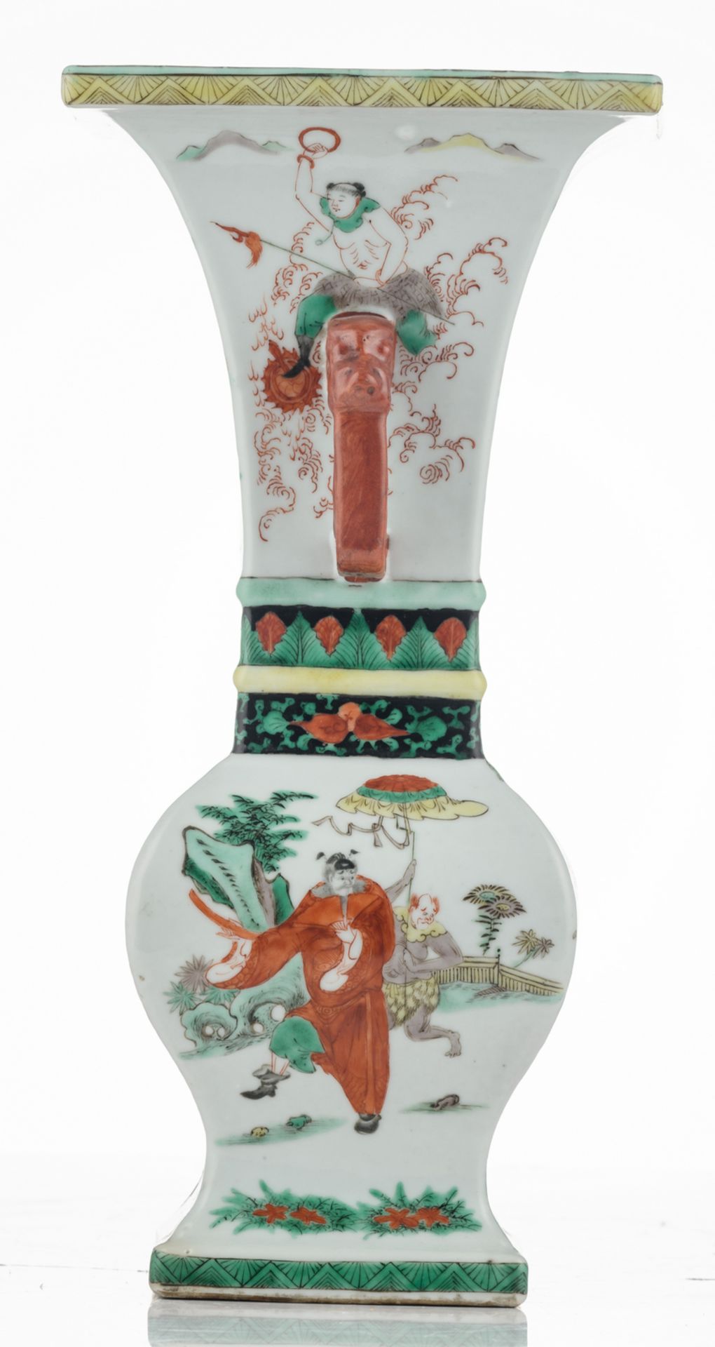 A Chinese famille verte quadrangular baluster shaped vase, all sides decorated with various animated - Bild 2 aus 6
