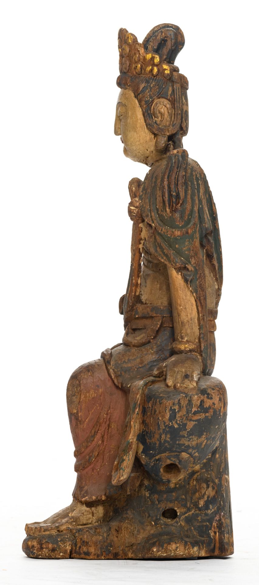 A Chinese carved wooden polychrome and gilt decorated Guanyin, seated in 'Lalitasana', Song type, - Bild 2 aus 7