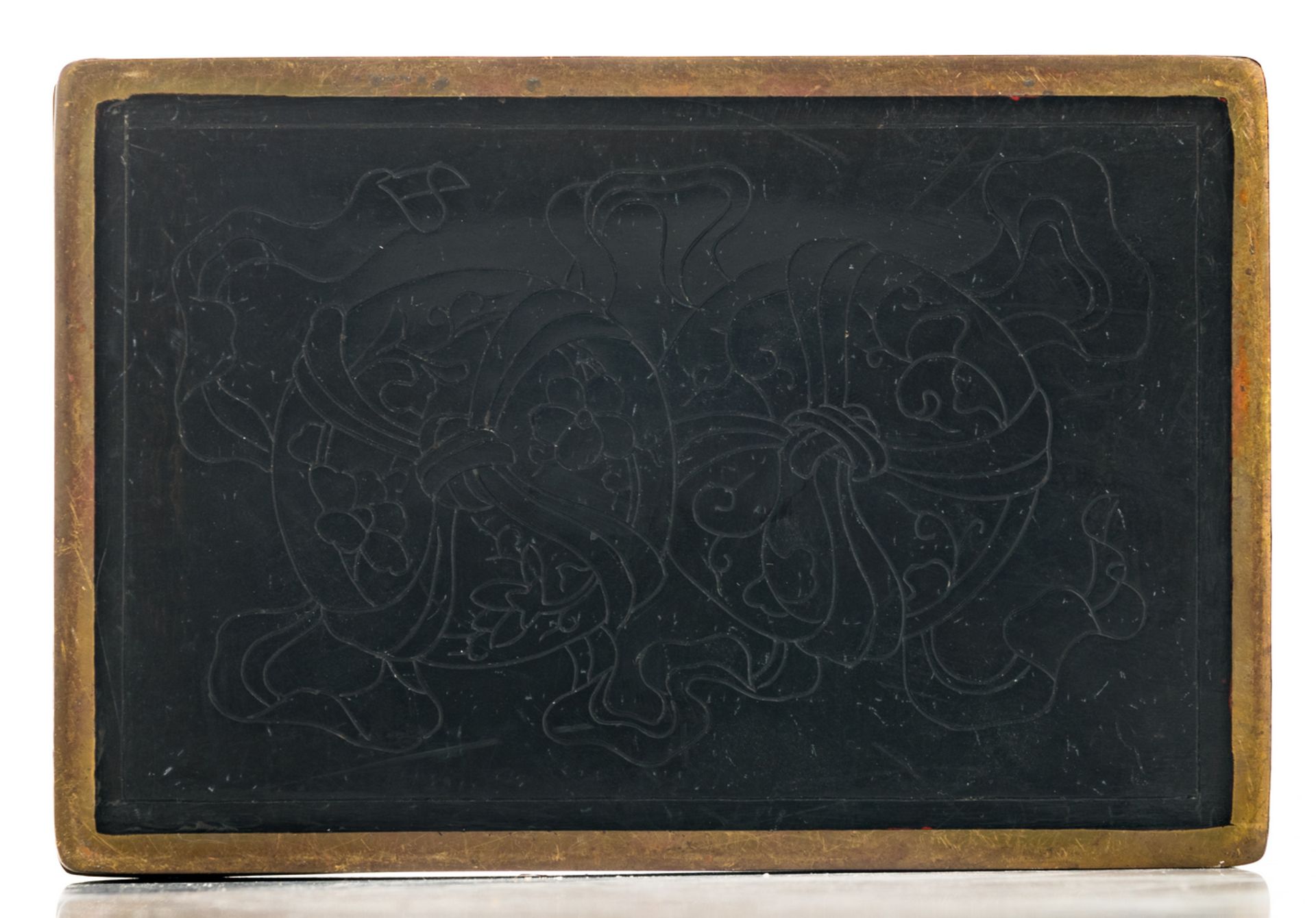 A late 19th / early 20thC Chinese red an black lacquered box and cover, H 5 - W 5 - D 10 cm - Image 7 of 8
