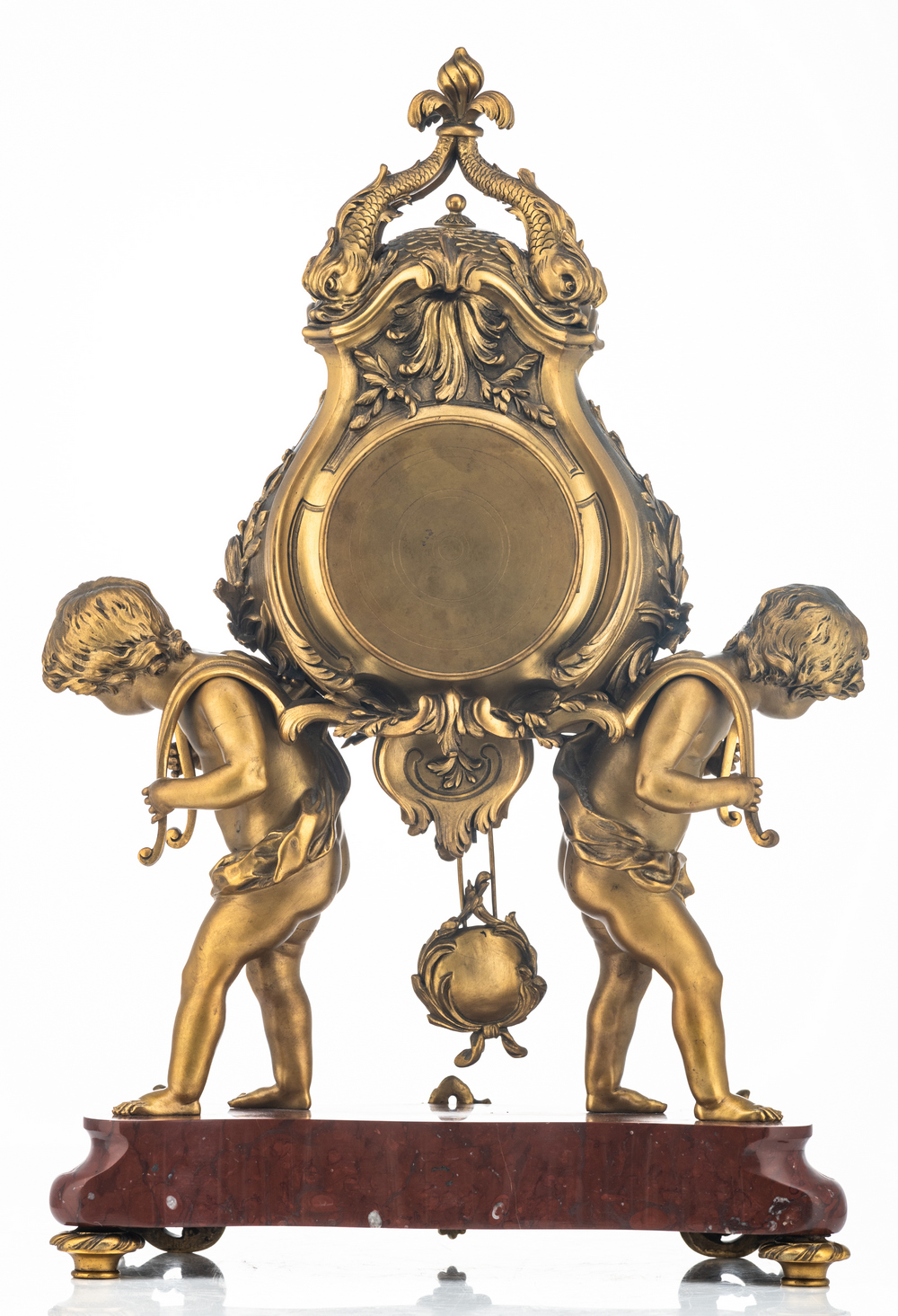 A rare French Rococo style mantle clock, gilt bronze and a rouge impérial marble base, the clock - Bild 2 aus 5