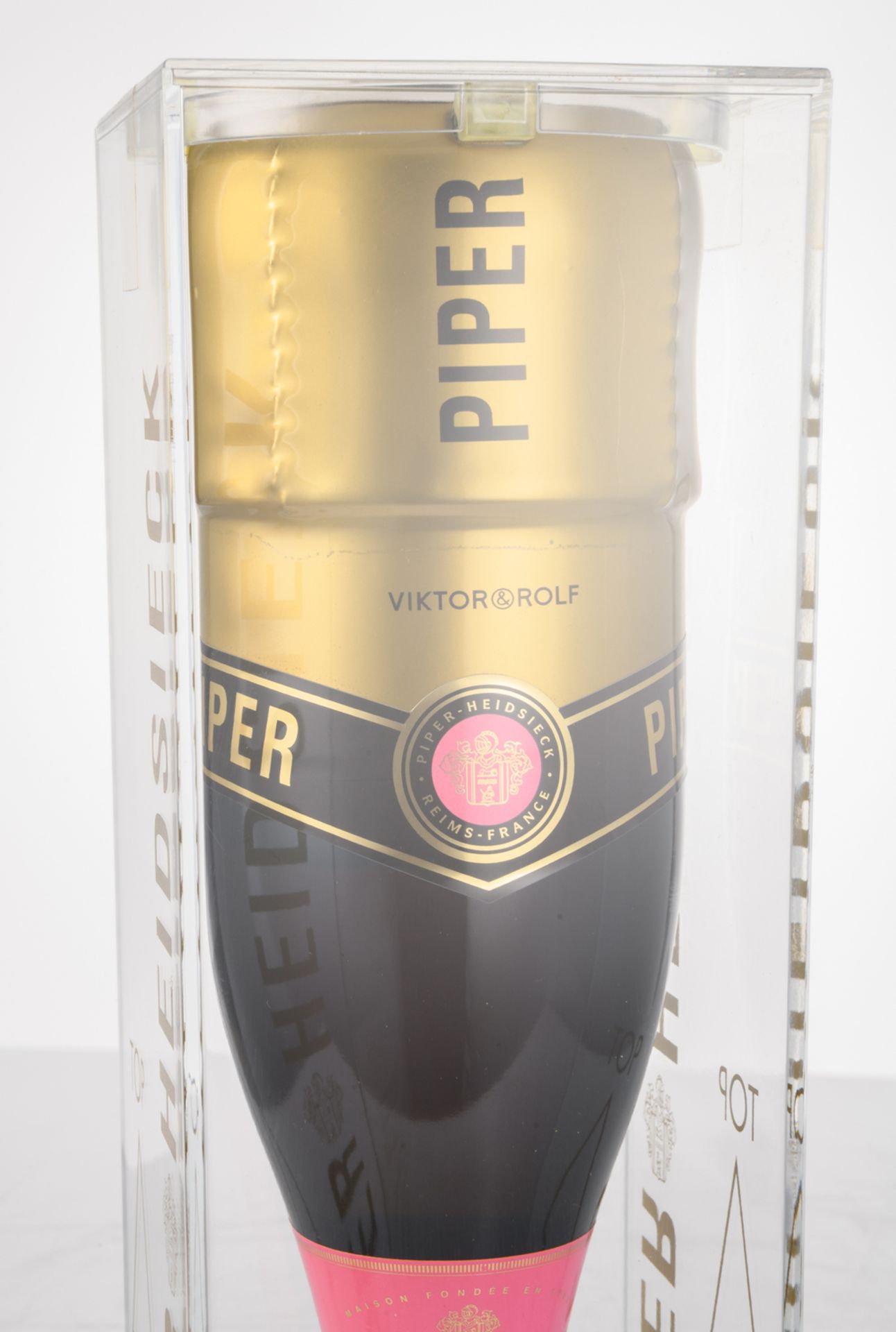 An important lot of collector's items of Piper-Heidsick champagne among which boxes 'rare' - Image 38 of 39