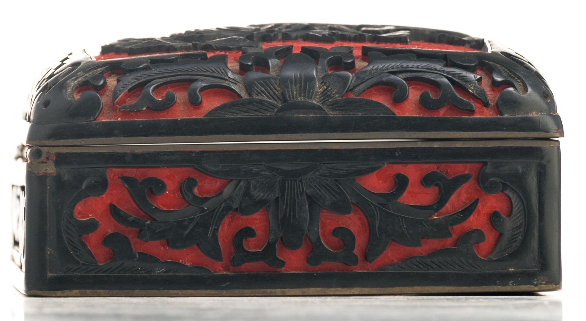 A late 19th / early 20thC Chinese red an black lacquered box and cover, H 5 - W 5 - D 10 cm - Image 5 of 8