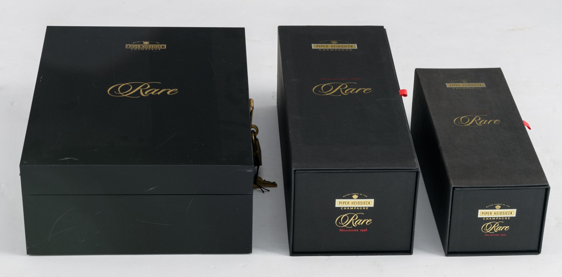 An important lot of collector's items of Piper-Heidsick champagne among which boxes 'rare' - Image 12 of 39