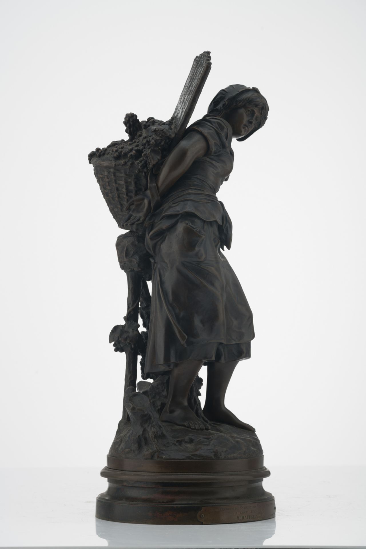 Moreau M., 'La vendengeuse', patinated bronze, H 50 (without base) - 55 cm (with base) - Bild 8 aus 8