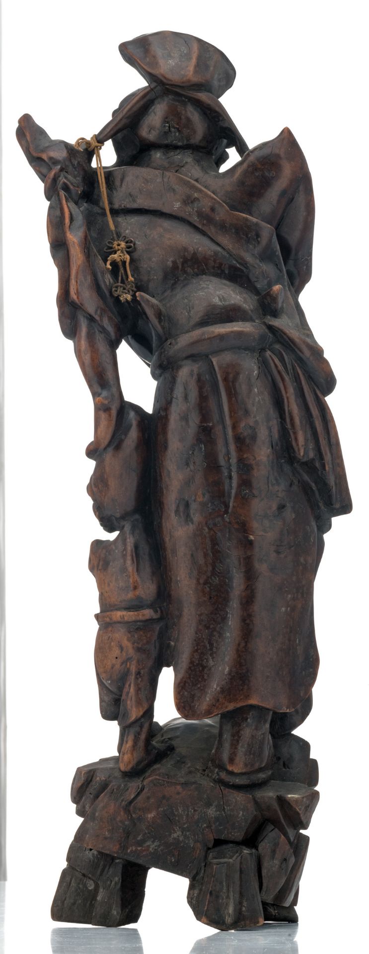 A Chinese carved hardwood group, depicting a warrior-god and a vanquished, H 54,5 cm - Image 3 of 6