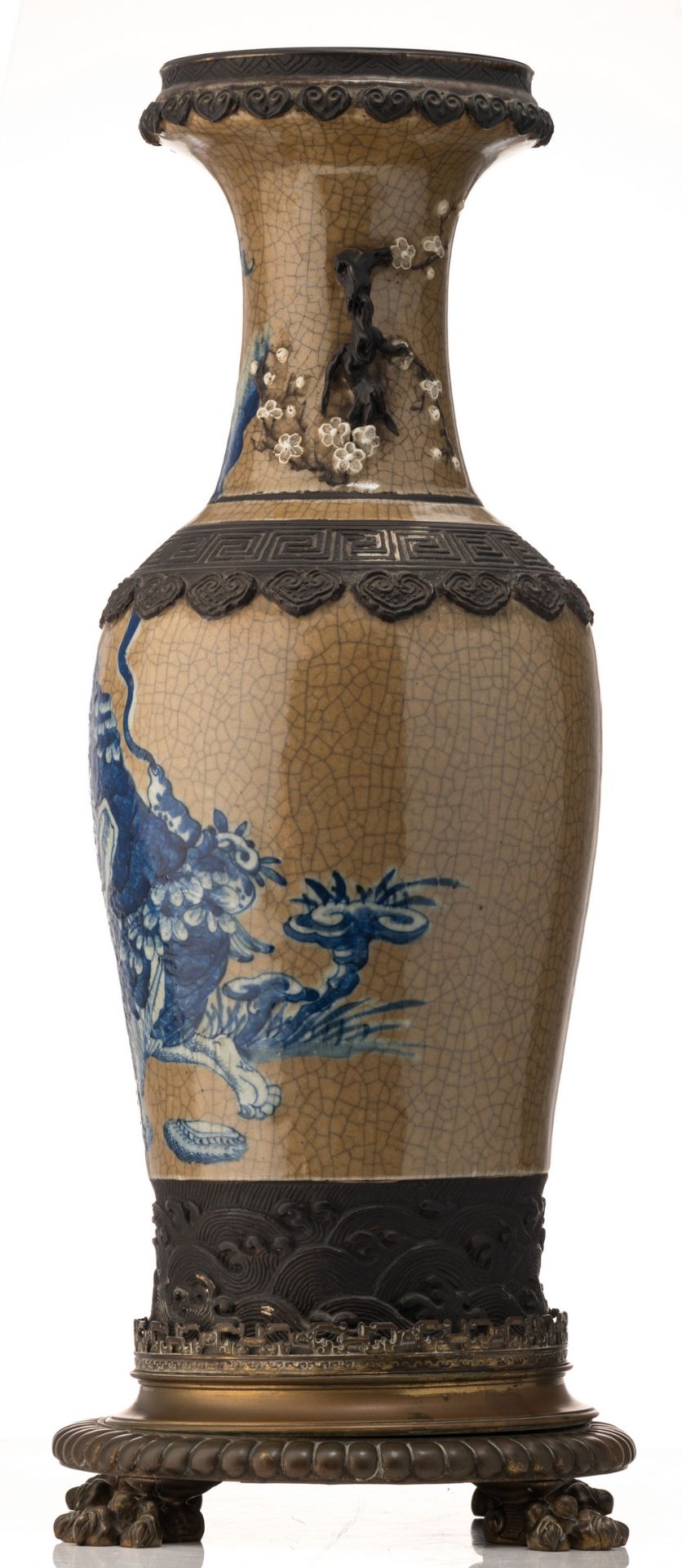 A Chinese blue and white brass mounted stoneware vase, decorated with a figure in a garden, with - Bild 2 aus 6