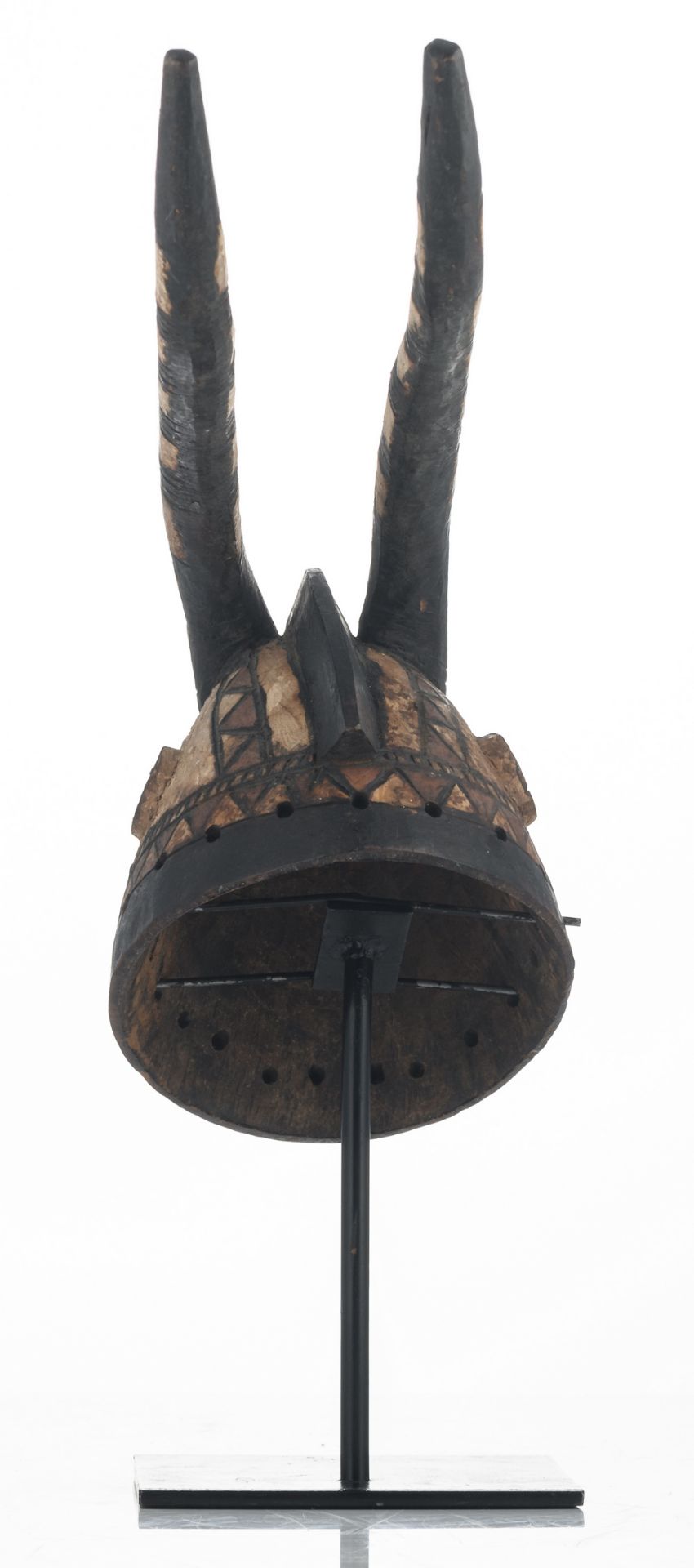 A traditional polychrome decorated African wooden Sukomse helmet mask, Mossi - Burkina Faso, H 17 - Bild 5 aus 8