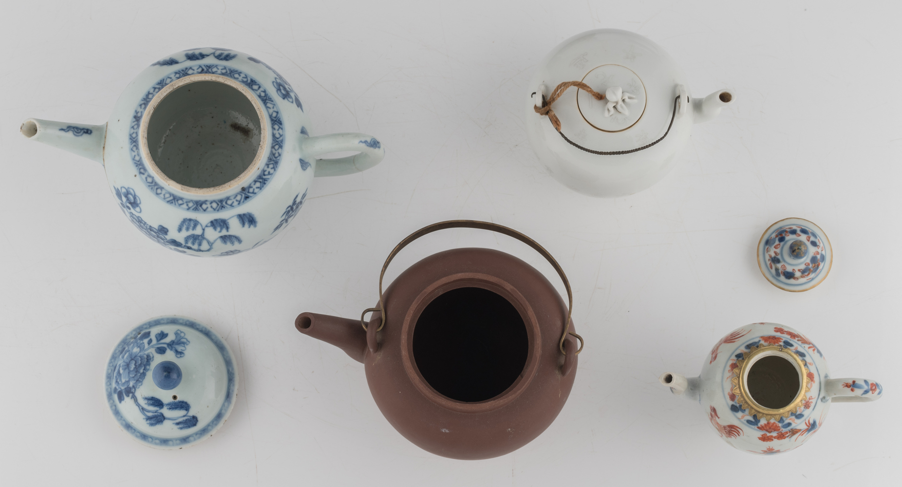 Three Chinese blue and white, Imari and white glazed tea pots and covers, 18th and 19thC; added a - Image 5 of 6