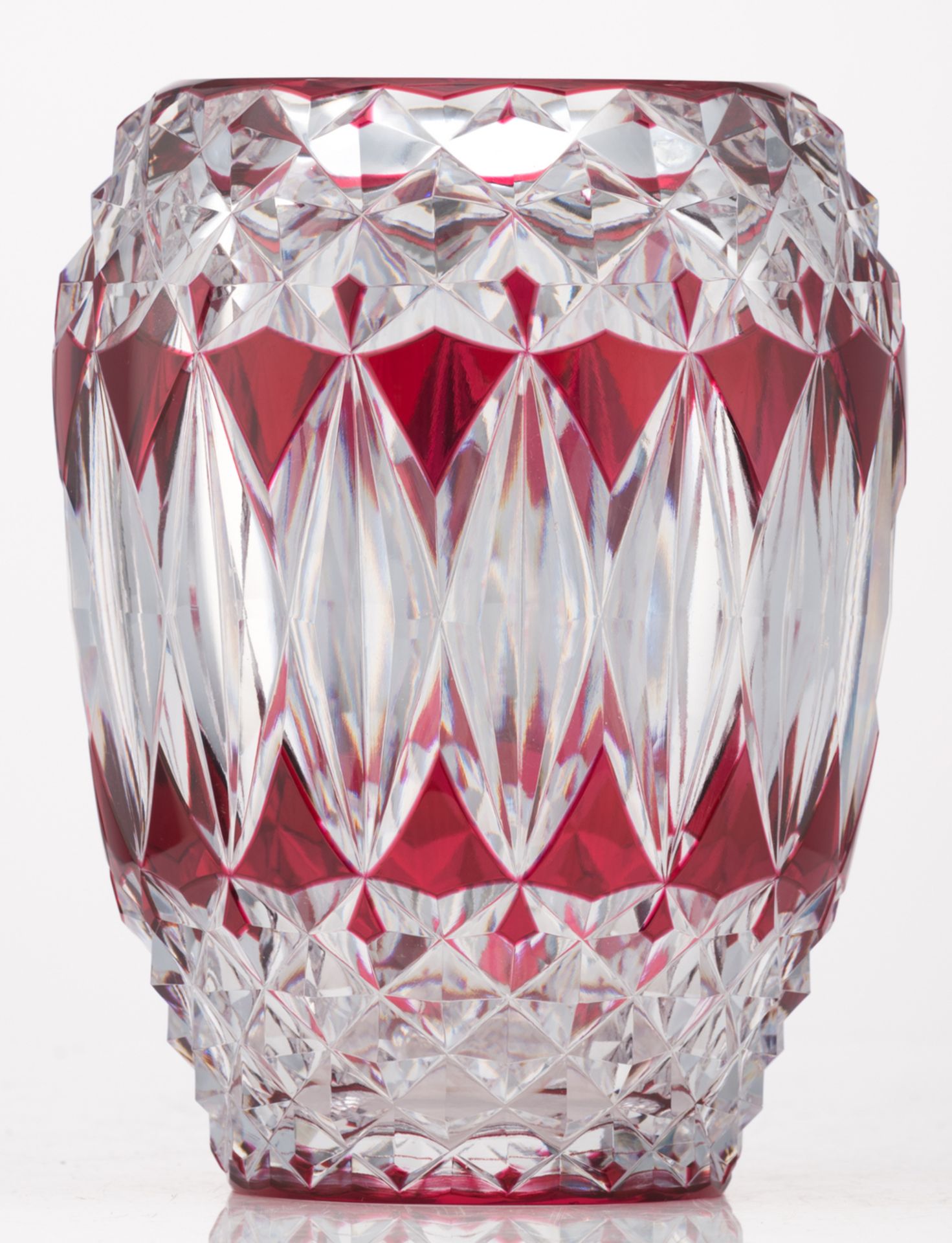 A Val-Saint-Lambert ruby overlay crystal vase, H 24,5 cm - Image 4 of 7