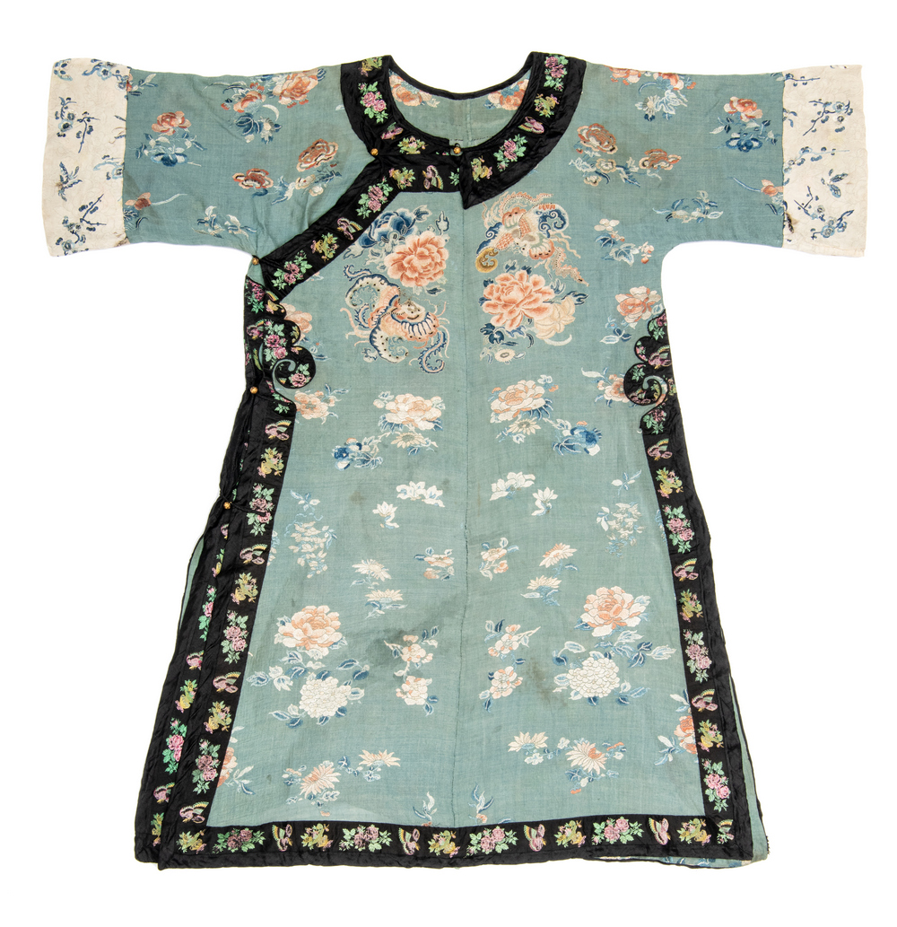 A Chinese green-blue silk lady summer dress, embroidered with flowers and butterflies, 19thC, H