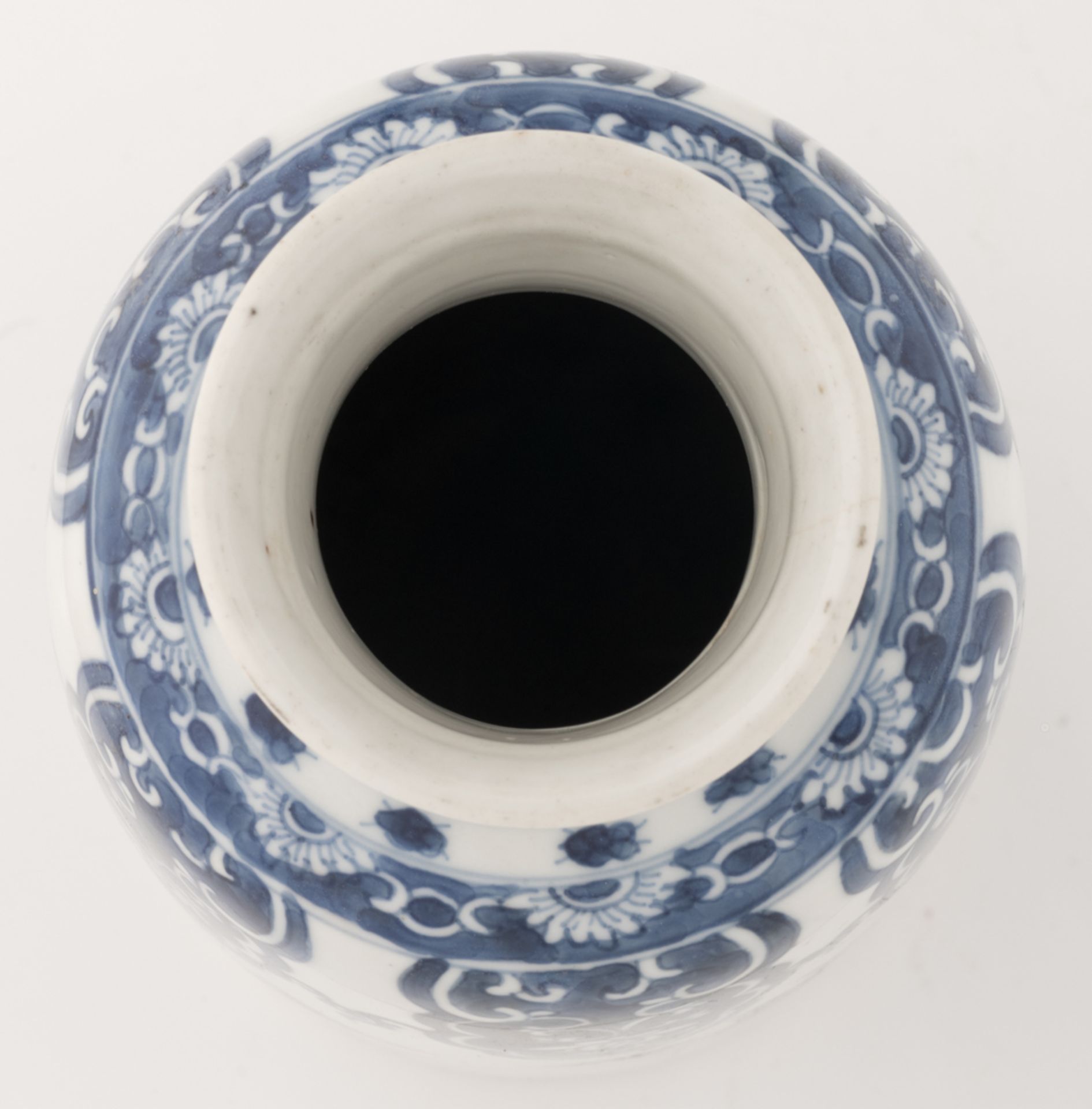 A Chinese blue and white cylindrical vase, decorated with lotus petals, flower branches and lingzhi, - Image 5 of 6