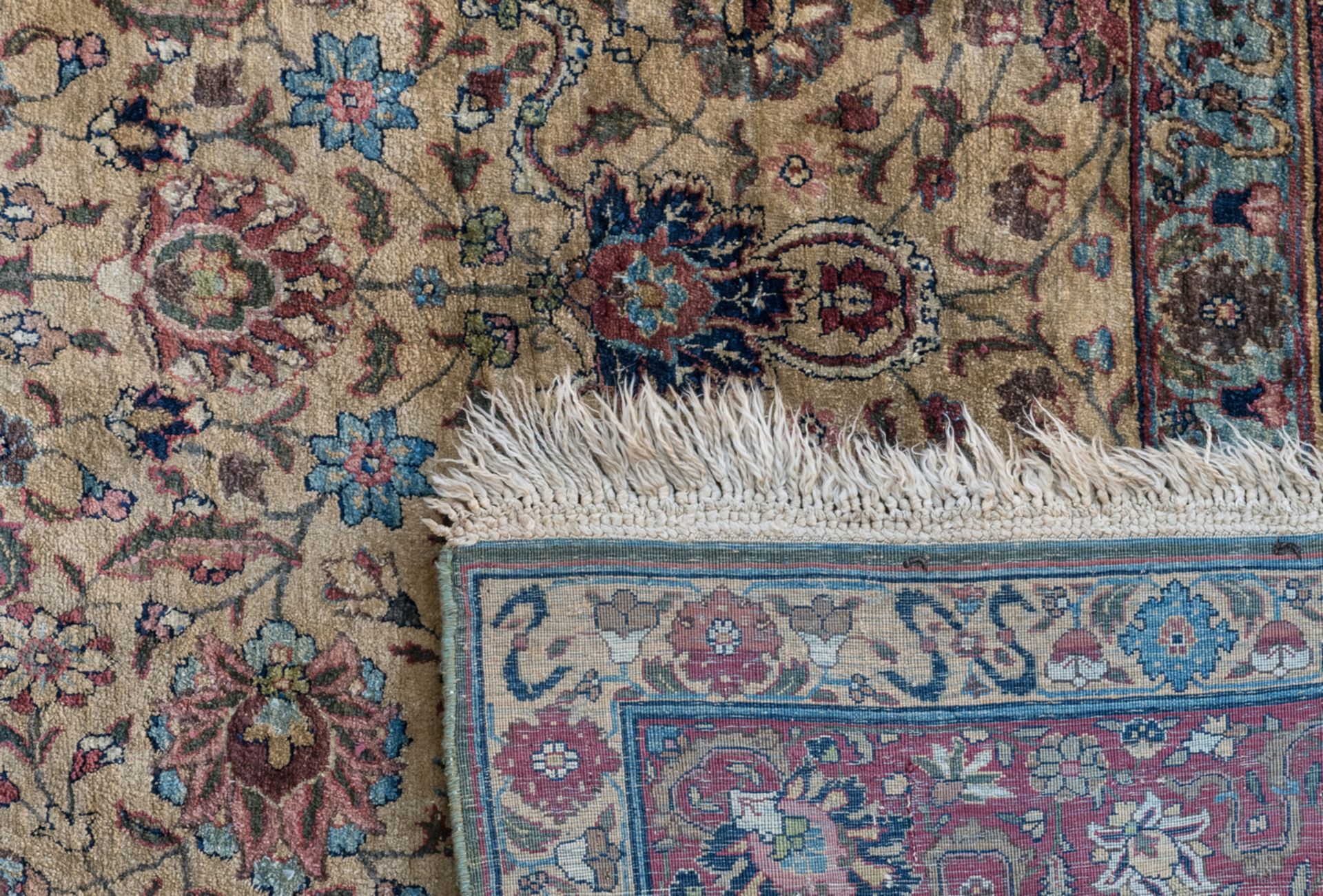 A fine Oriental silk rug with floral motifs, 138 x 202 cm - Image 3 of 3