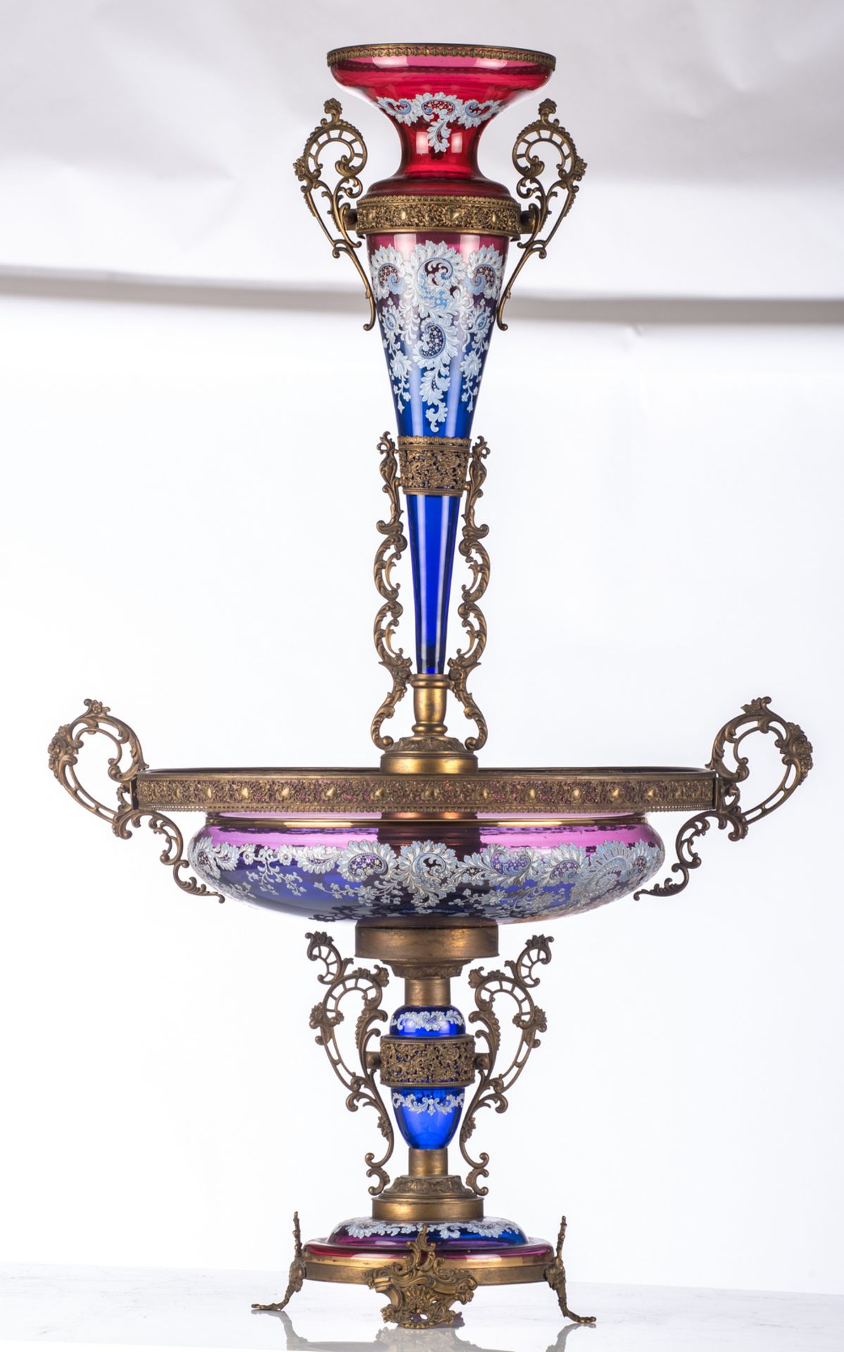 A rare and precious typical Belle Epoque centerpiece, blue and ruby coloured glass and fine gilt - Bild 2 aus 2