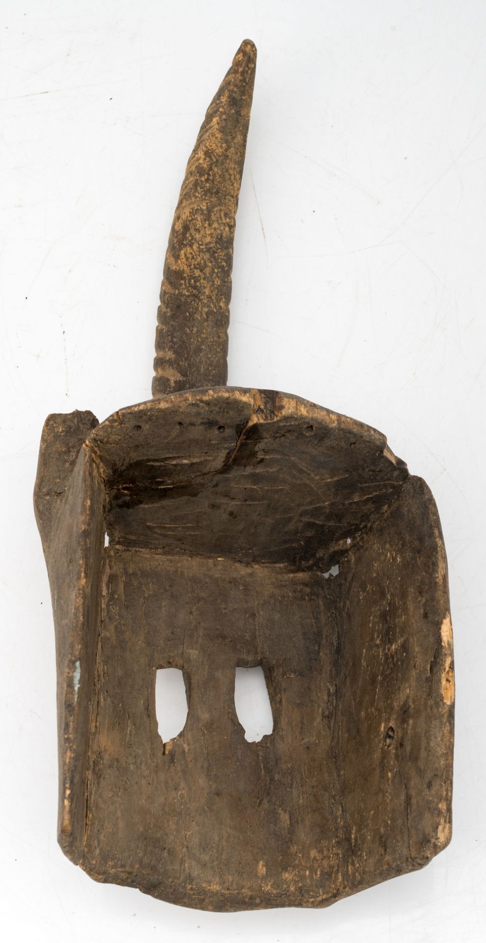 A traditional African wooden mask with on top a horn, Dogon - Mali, H 37 cm - Bild 2 aus 2